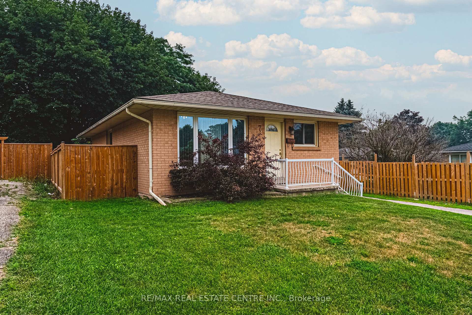 Photo 3 of 7 Chapman Court, Cambridge, Silver Heights — HOMEH
