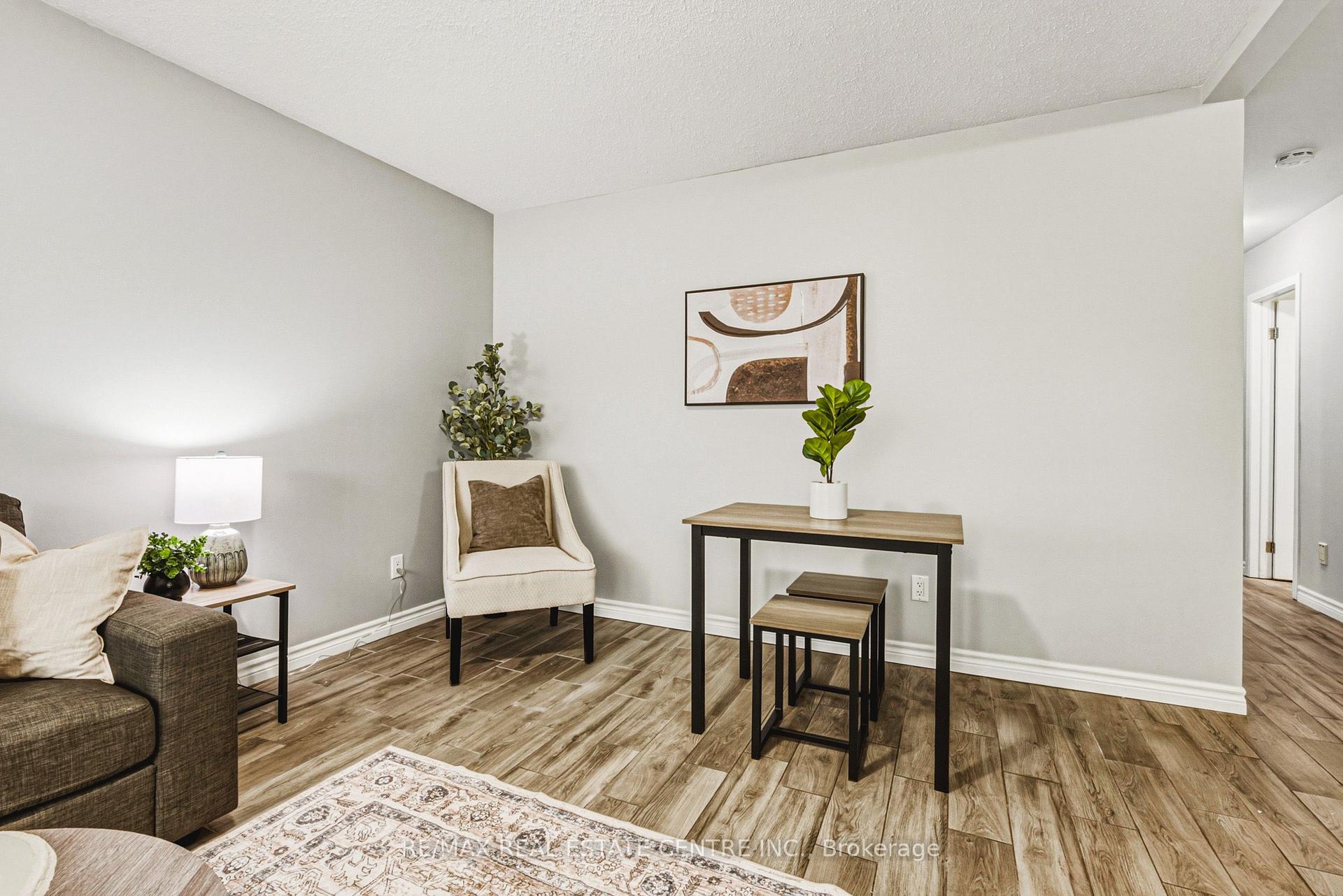Photo 12 of 7 Chapman Court, Cambridge, Silver Heights — HOMEH
