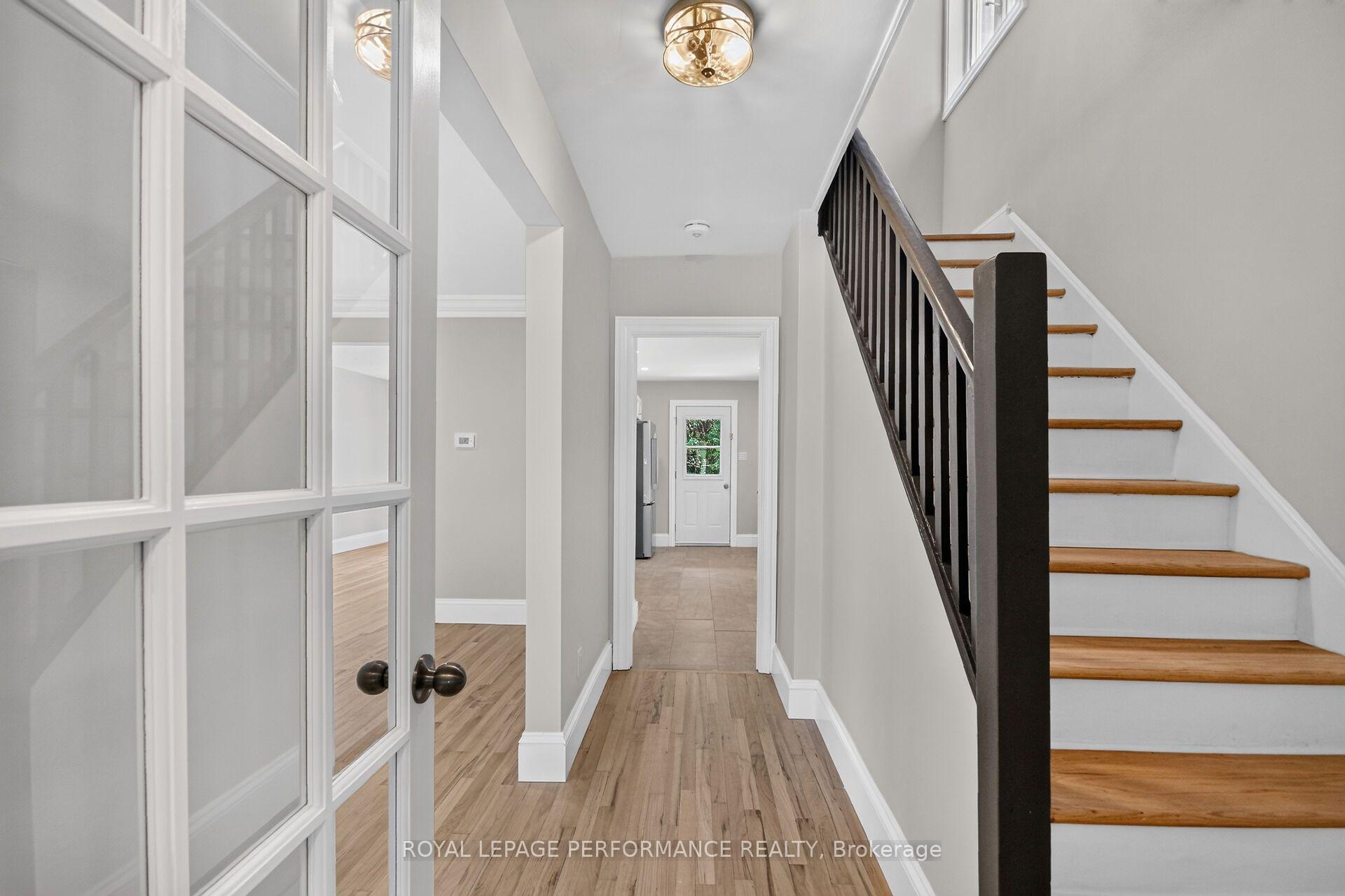 Photo 5 of 1104 Aldea Avenue, Ottawa, Billings Bridge — HOMEH