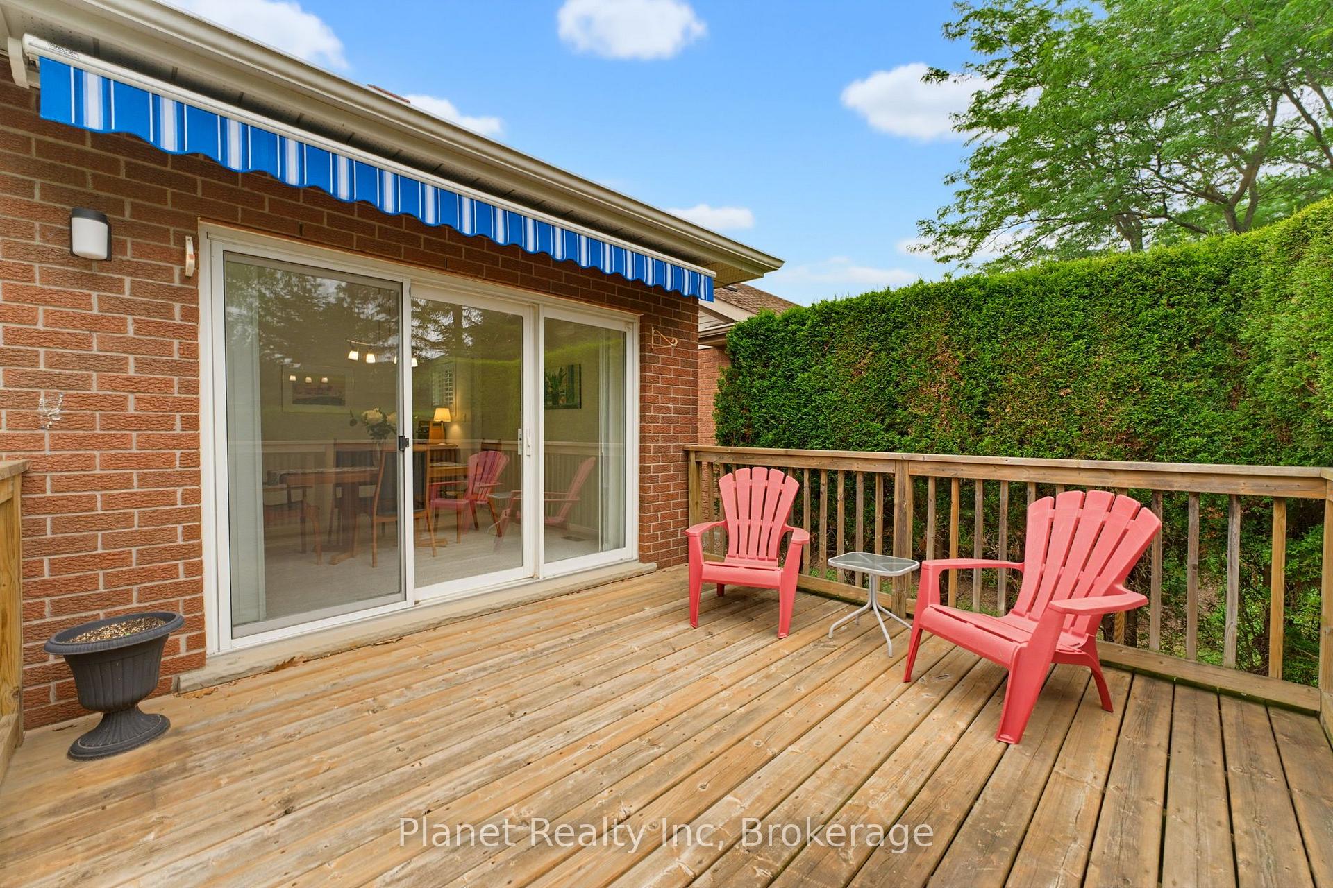 Photo 4 of 10 White Pine Way Walk, Guelph, Village By The Arboretum — HOMEH