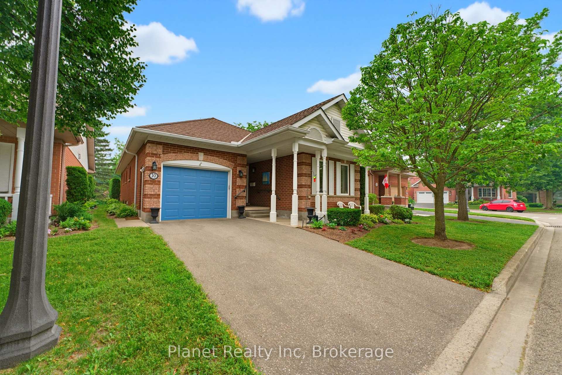 Photo 5 of 10 White Pine Way Walk, Guelph, Village By The Arboretum — HOMEH