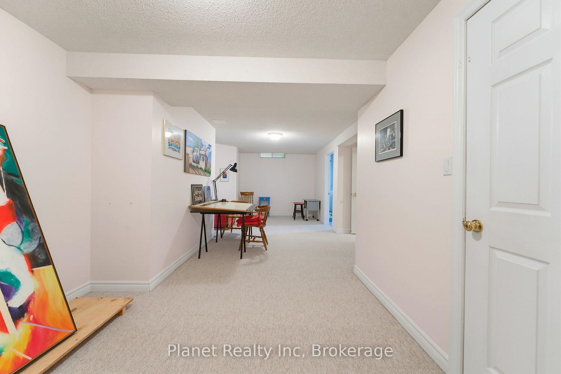 Photo 23 of 10 White Pine Way Walk, Guelph, Village By The Arboretum — HOMEH