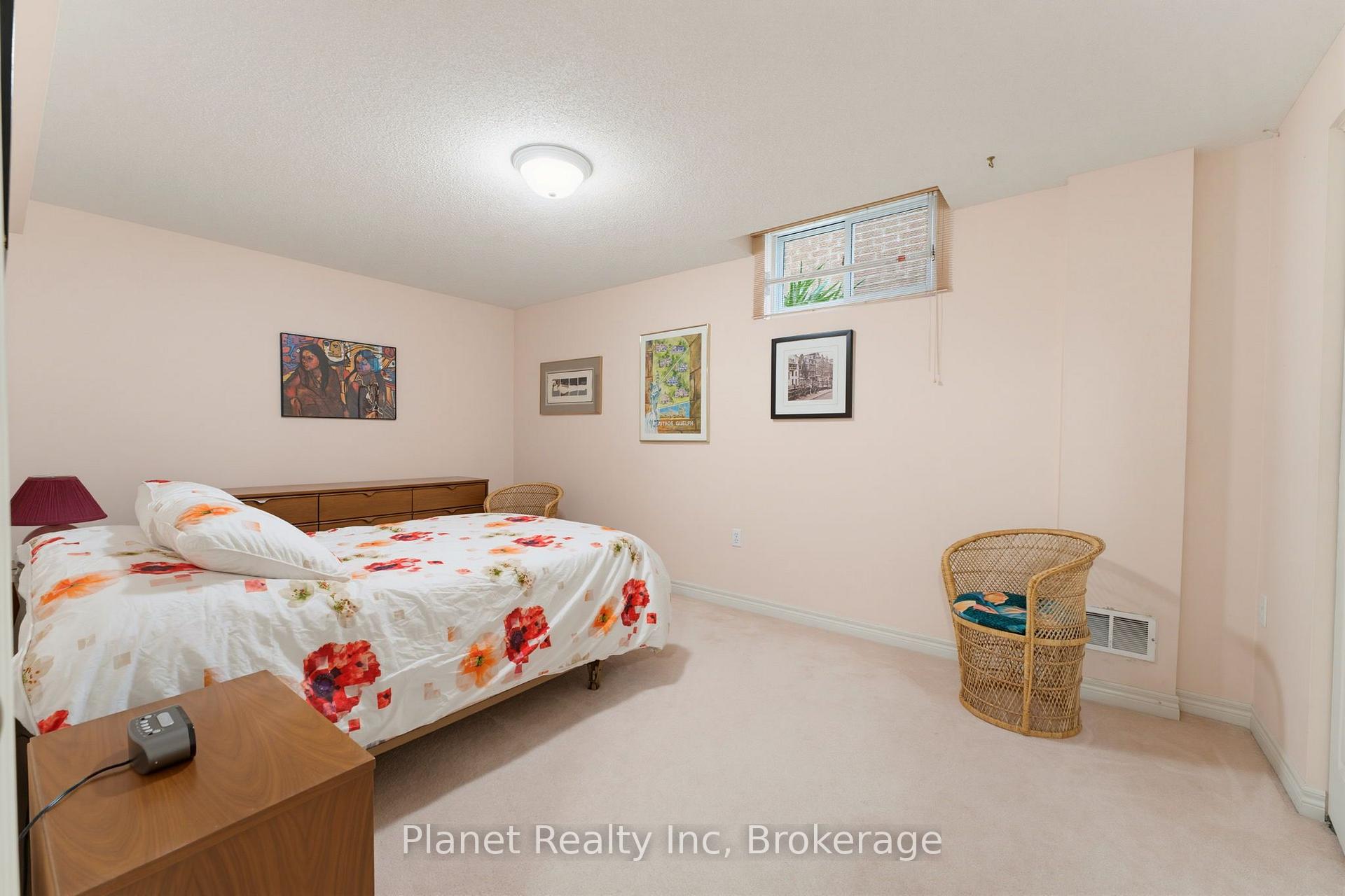 Photo 25 of 10 White Pine Way Walk, Guelph, Village By The Arboretum — HOMEH