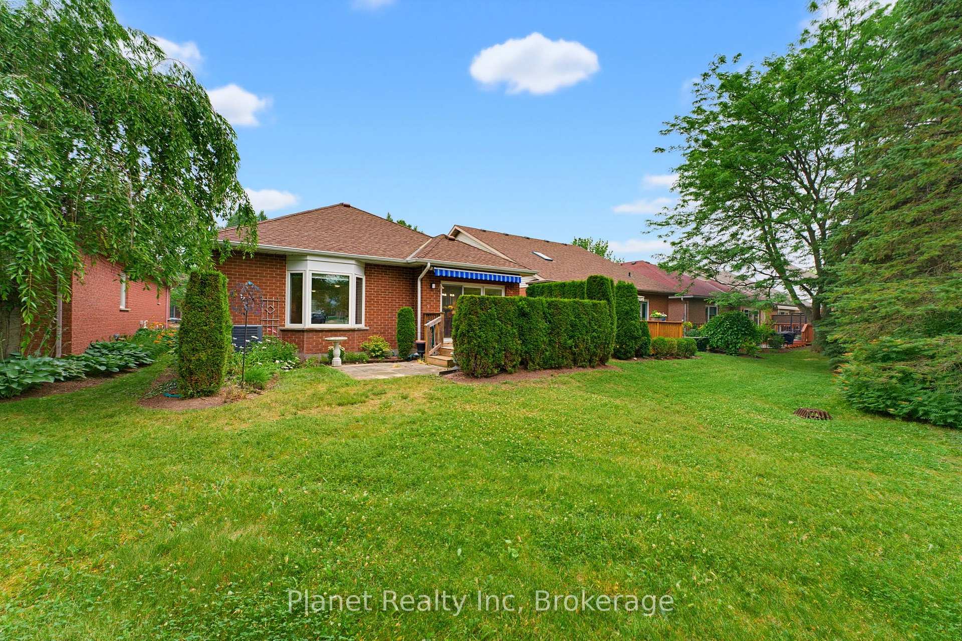 Photo 31 of 10 White Pine Way Walk, Guelph, Village By The Arboretum — HOMEH