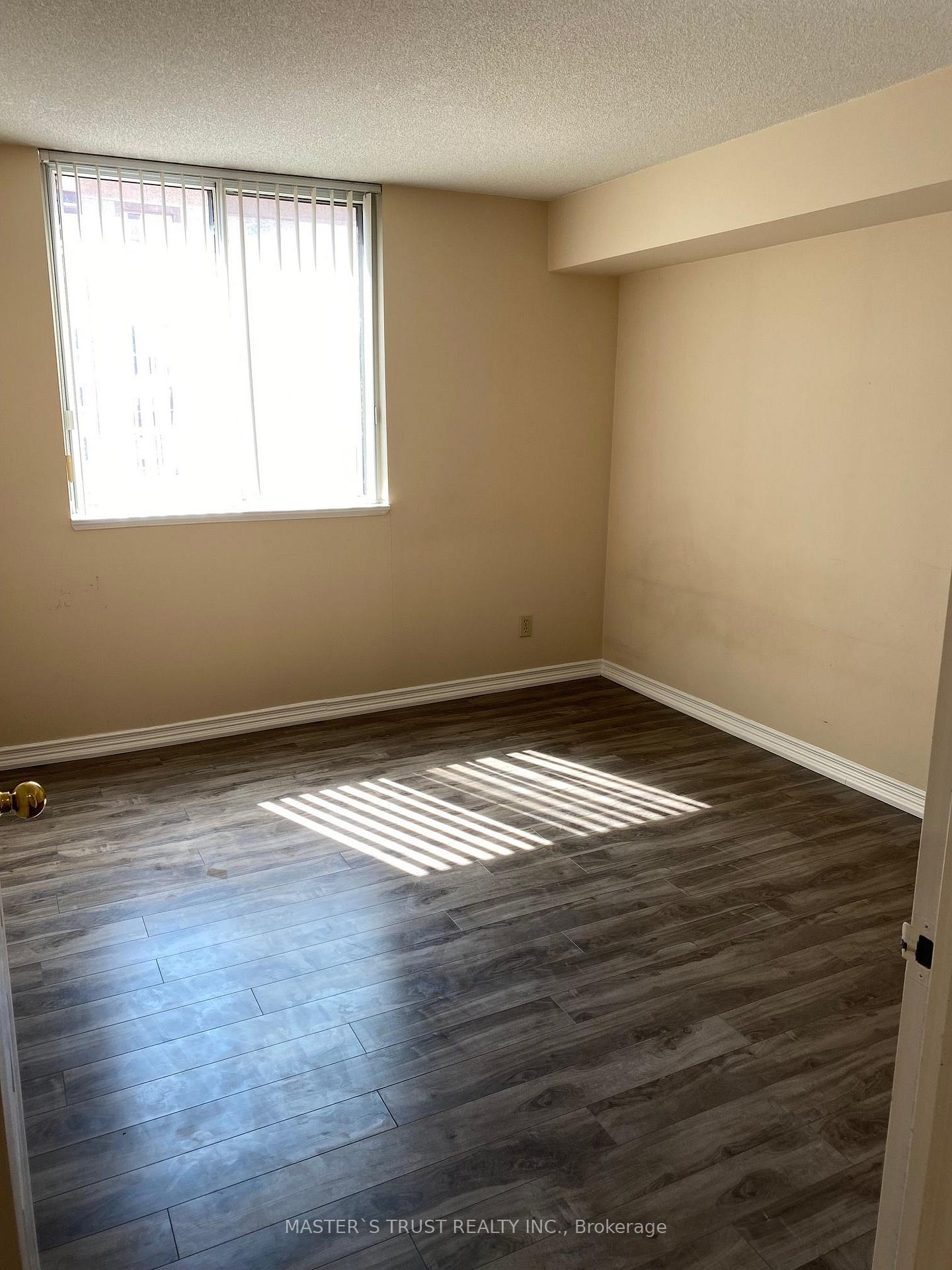 Photo 7 of Unit 1410, 736 Bay Street, Toronto, Bay Street Corridor — HOMEH