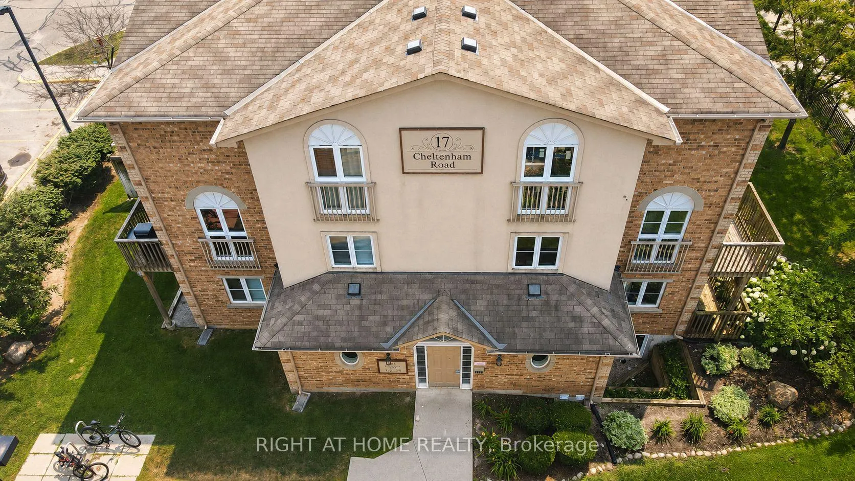 Photo 2 of Unit 2, 17 Cheltenham Road, Barrie, Georgian Drive — HOMEH