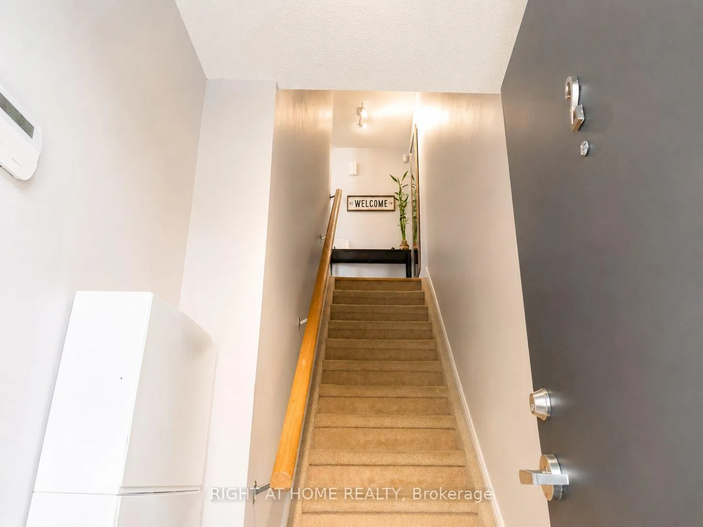 Photo 4 of Unit 2, 17 Cheltenham Road, Barrie, Georgian Drive — HOMEH
