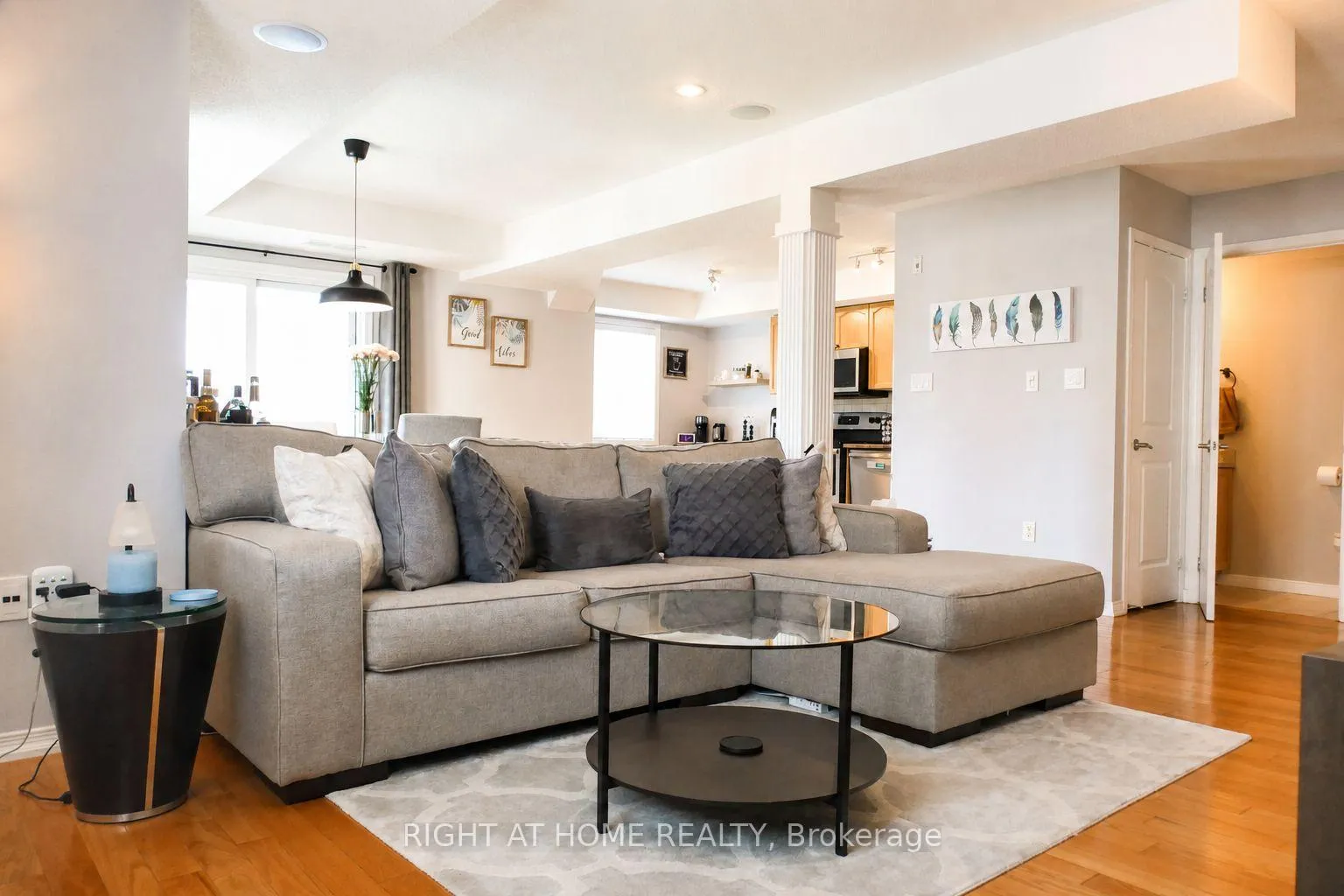 Photo 6 of Unit 2, 17 Cheltenham Road, Barrie, Georgian Drive — HOMEH