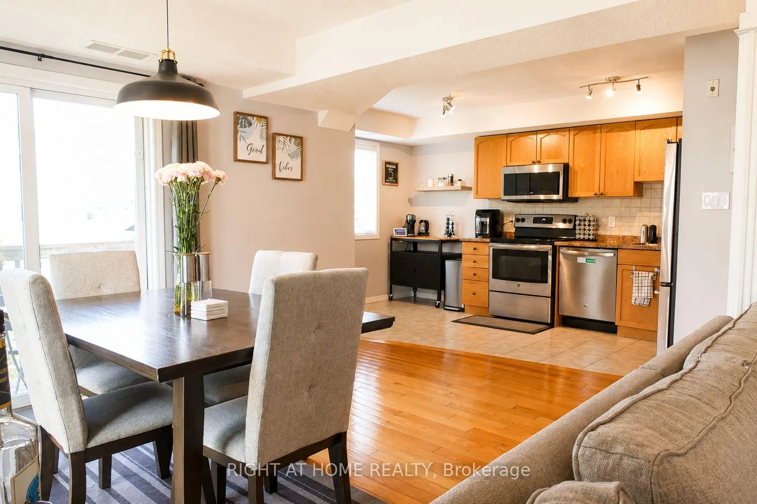 Photo 12 of Unit 2, 17 Cheltenham Road, Barrie, Georgian Drive — HOMEH