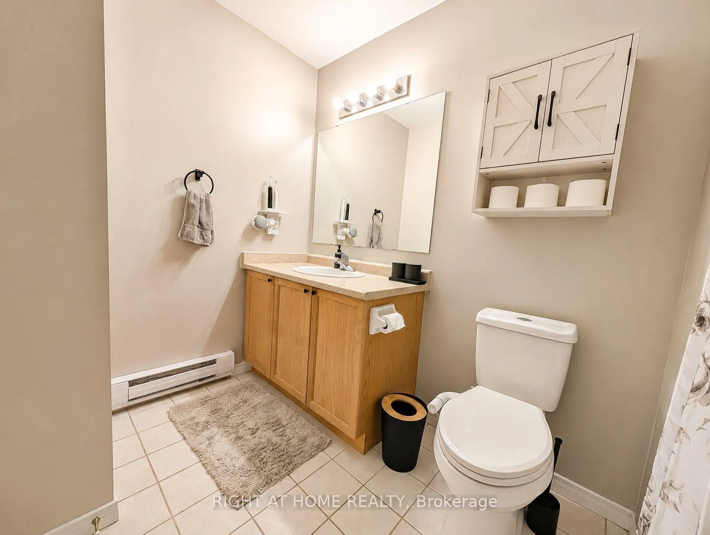 Photo 26 of Unit 2, 17 Cheltenham Road, Barrie, Georgian Drive — HOMEH
