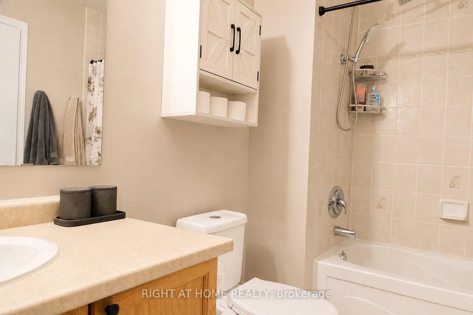 Photo 27 of Unit 2, 17 Cheltenham Road, Barrie, Georgian Drive — HOMEH