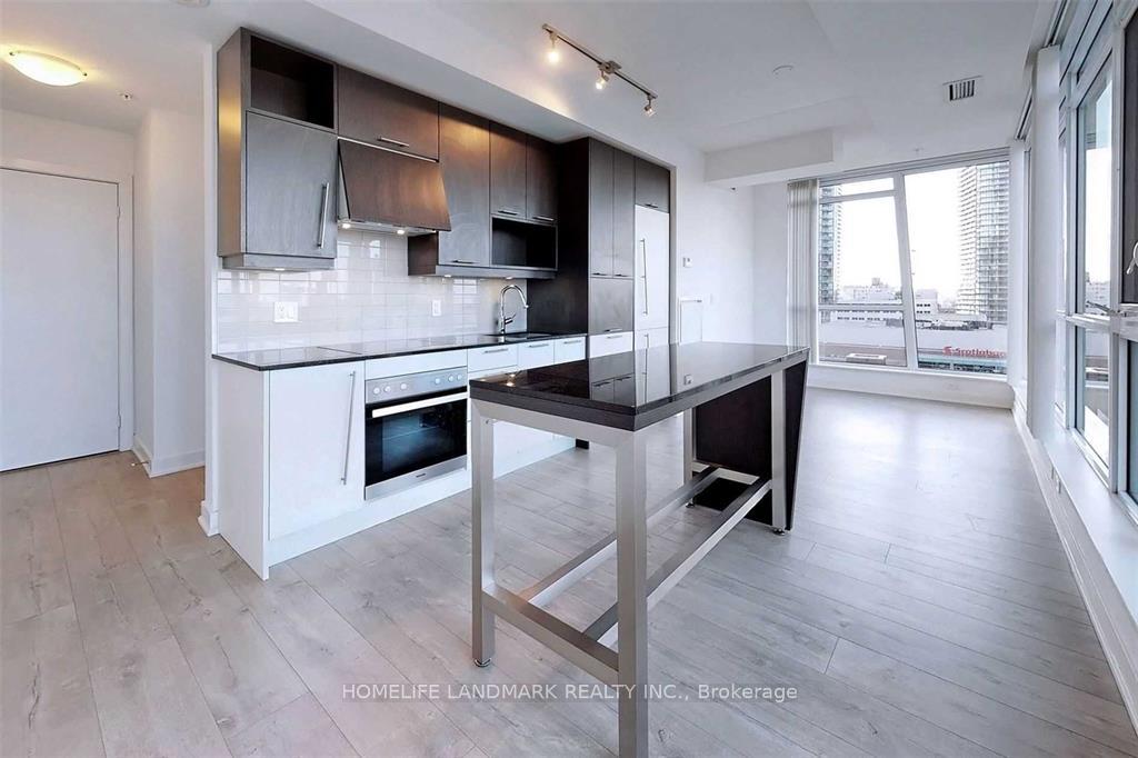Photo 4 of Unit 1209, 30 Nelson Street, Toronto, Waterfront Communities — HOMEH