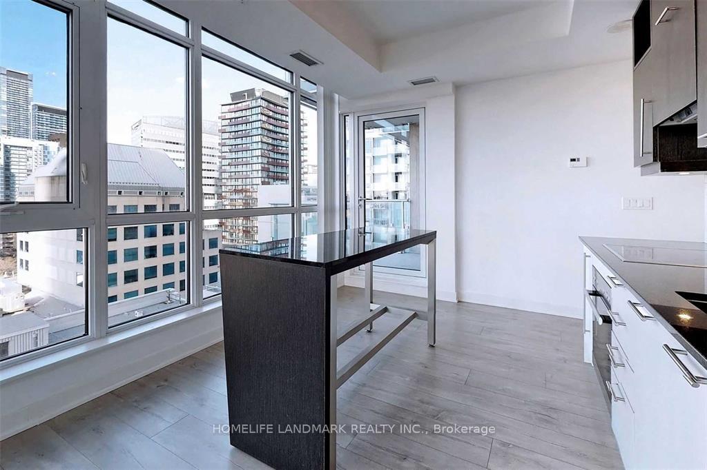 Photo 8 of Unit 1209, 30 Nelson Street, Toronto, Waterfront Communities — HOMEH