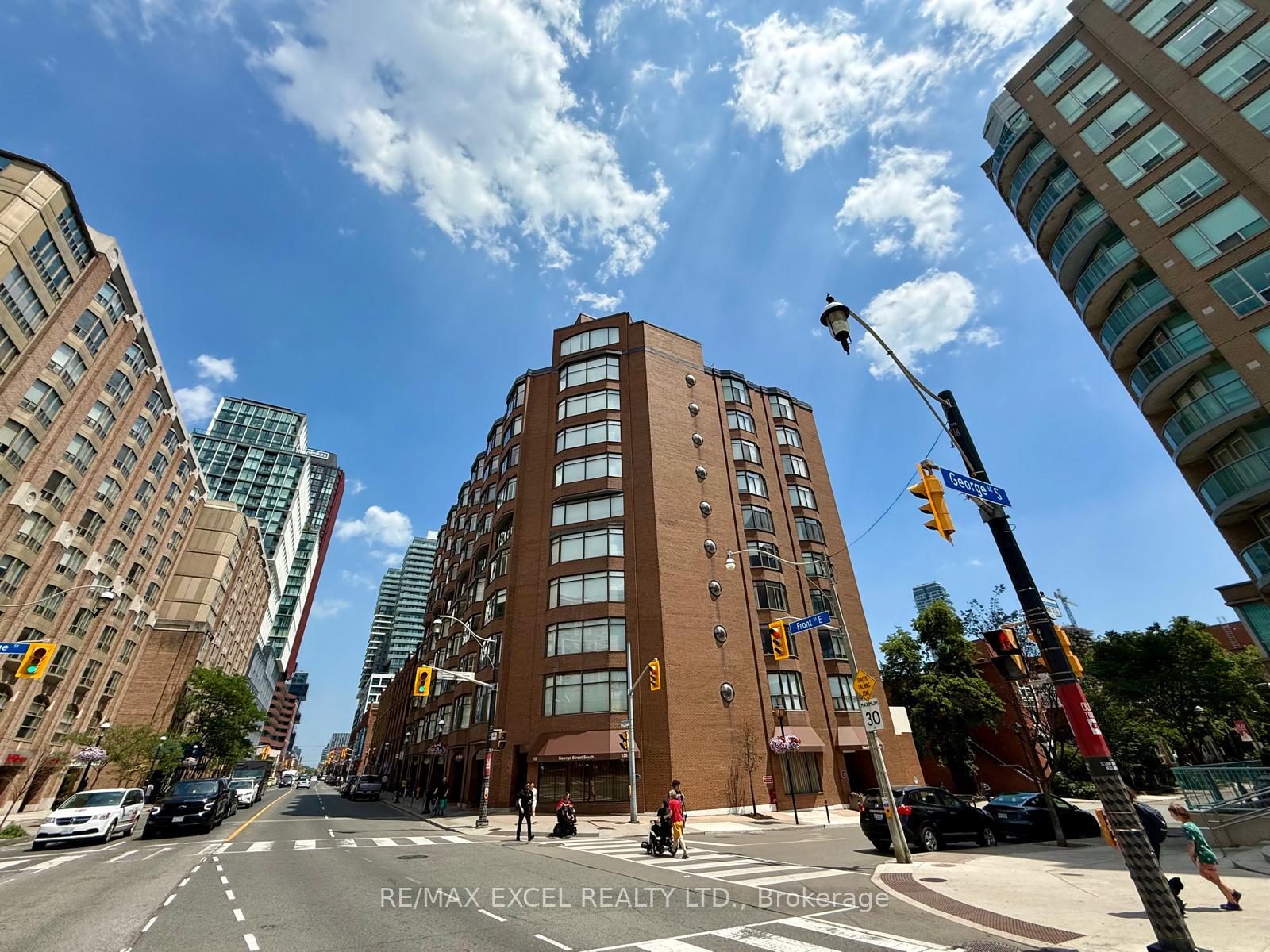 Front of Unit 603, 135 George Street S