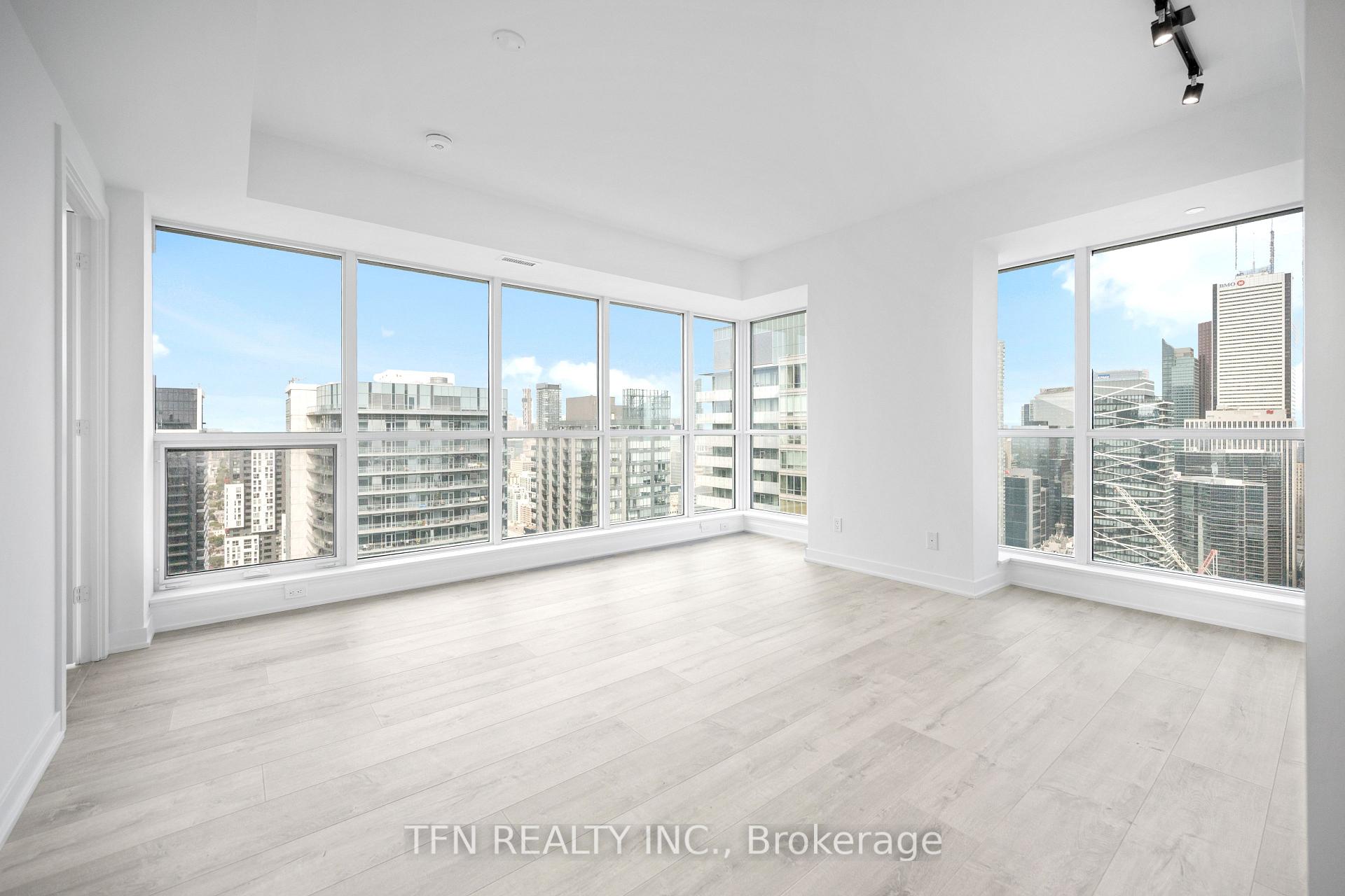 Photo of Unit 4506, 327 King Street W