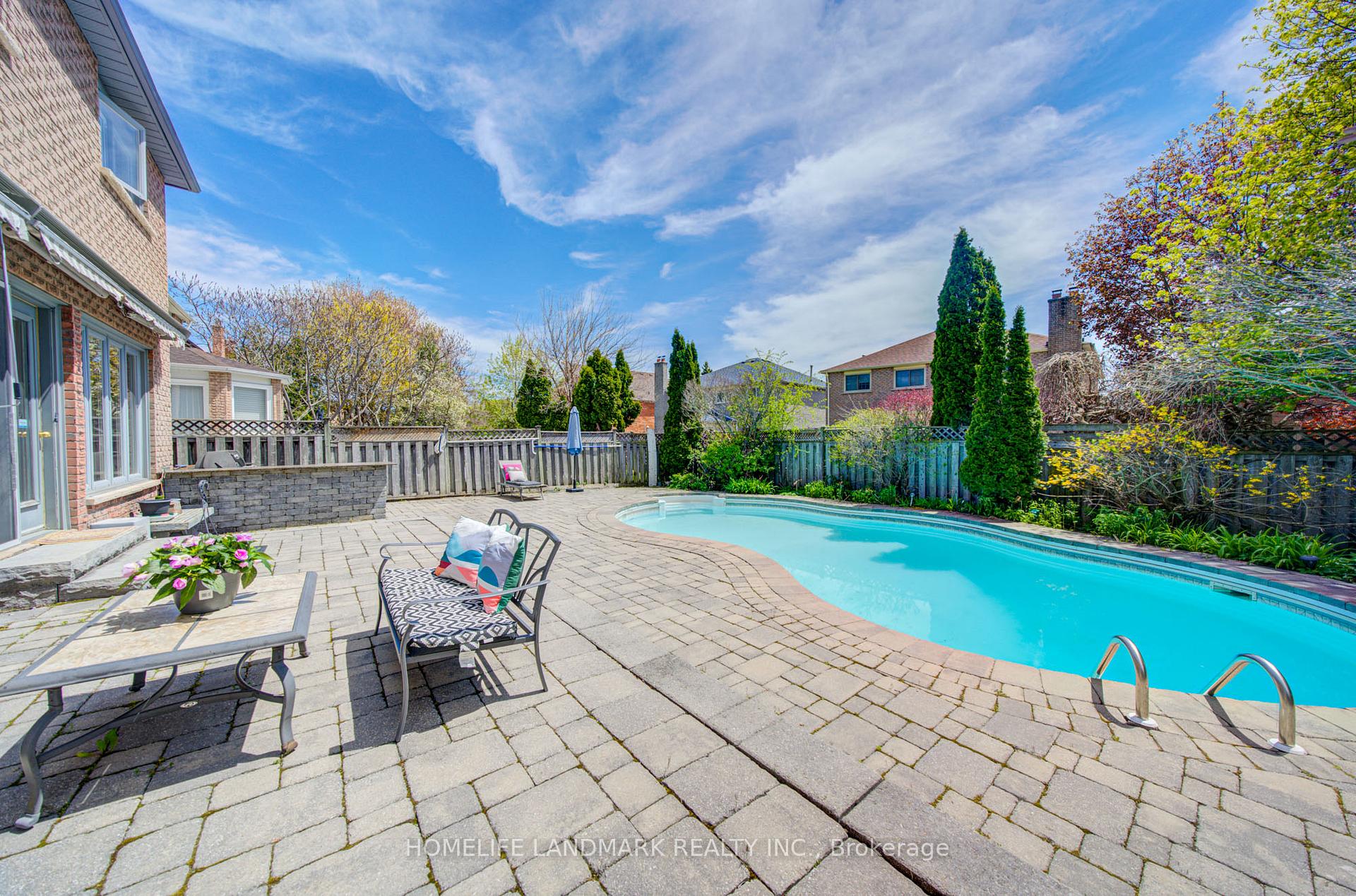 Photo 1 of 375 Manhattan Drive, Markham, Markville — HOMEH