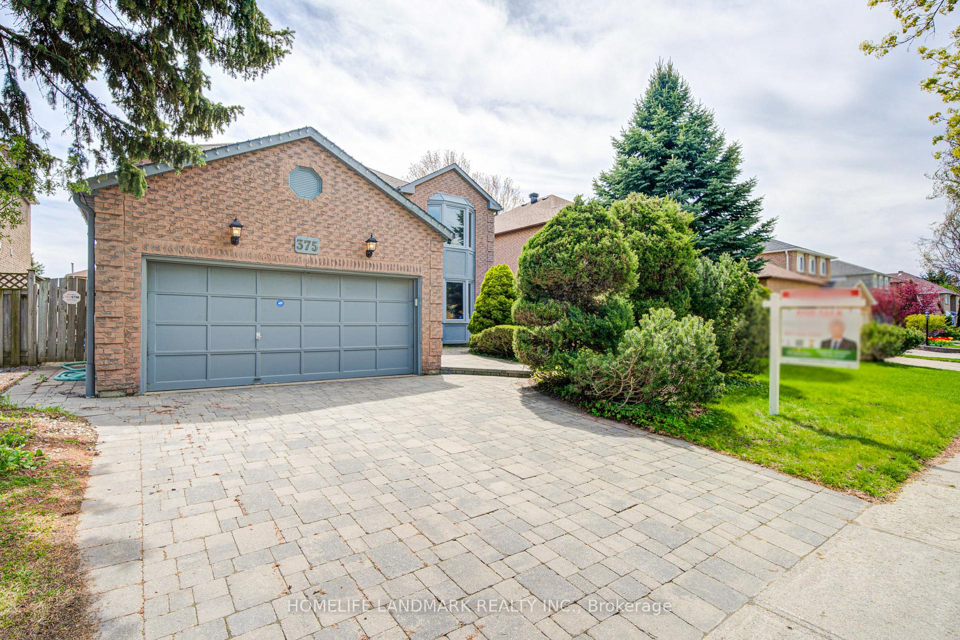 Photo 3 of 375 Manhattan Drive, Markham, Markville — HOMEH