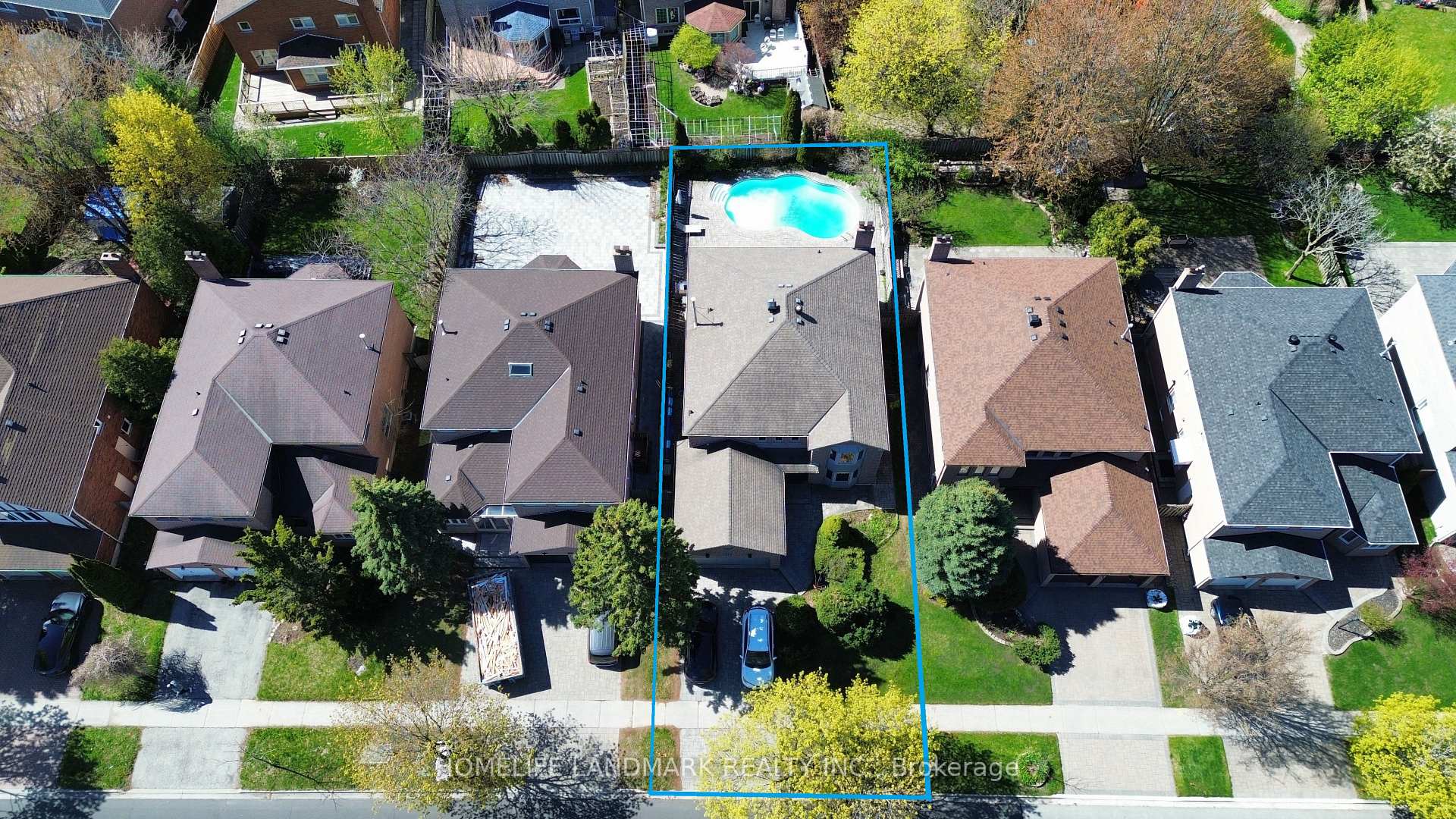 Photo 5 of 375 Manhattan Drive, Markham, Markville — HOMEH