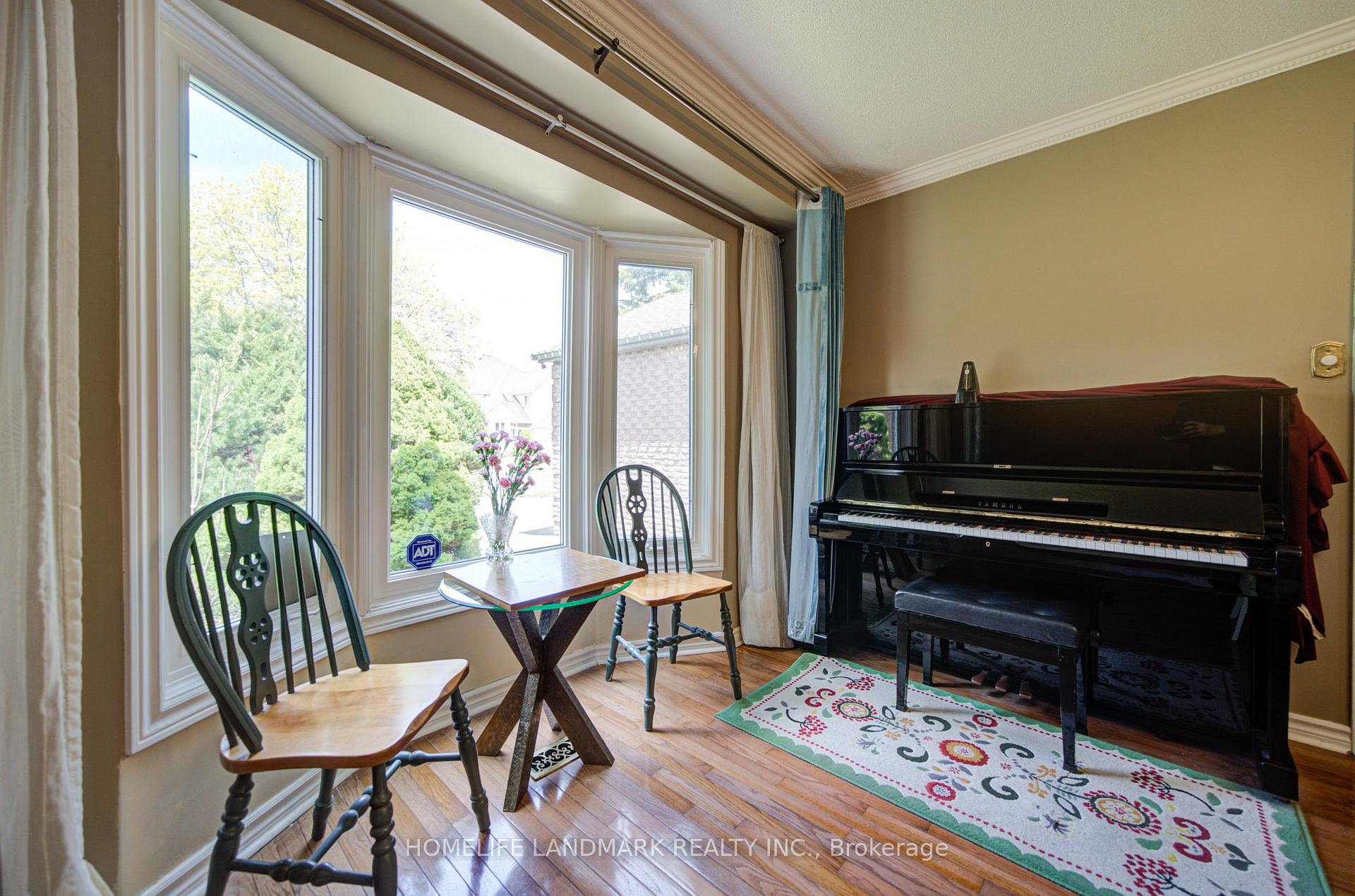 Photo 10 of 375 Manhattan Drive, Markham, Markville — HOMEH