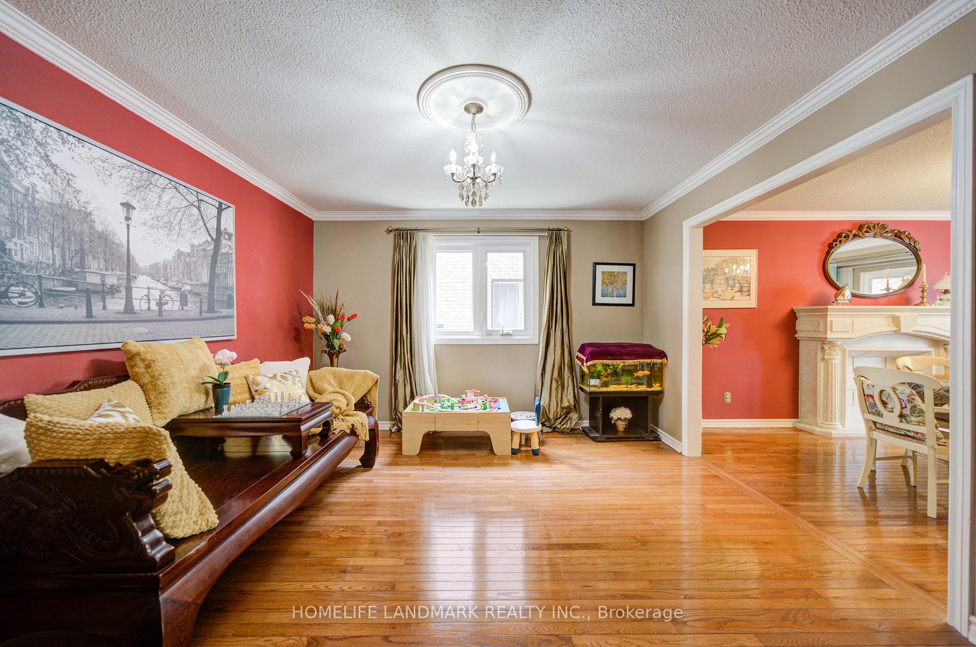 Photo 11 of 375 Manhattan Drive, Markham, Markville — HOMEH