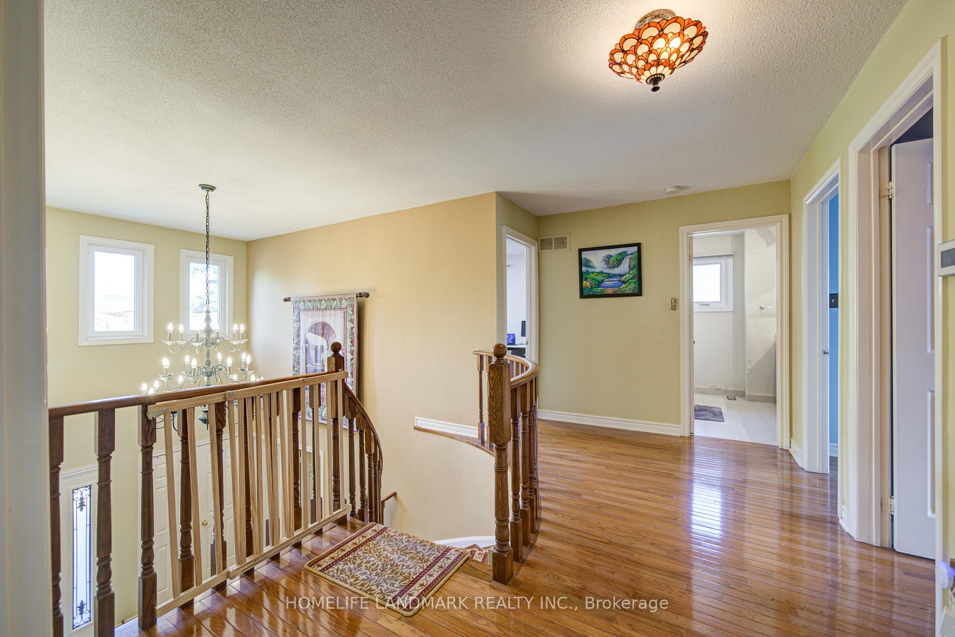 Photo 24 of 375 Manhattan Drive, Markham, Markville — HOMEH