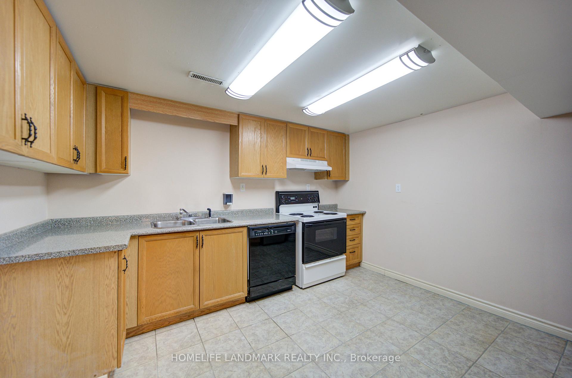 Photo 43 of 375 Manhattan Drive, Markham, Markville — HOMEH