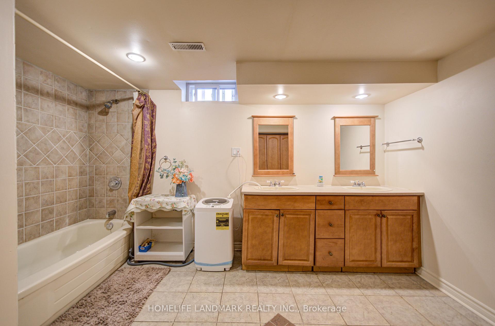 Photo 45 of 375 Manhattan Drive, Markham, Markville — HOMEH