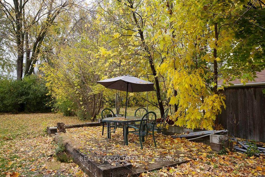 Photo 8 of 374 Irene Drive, Georgina, Keswick South — HOMEH