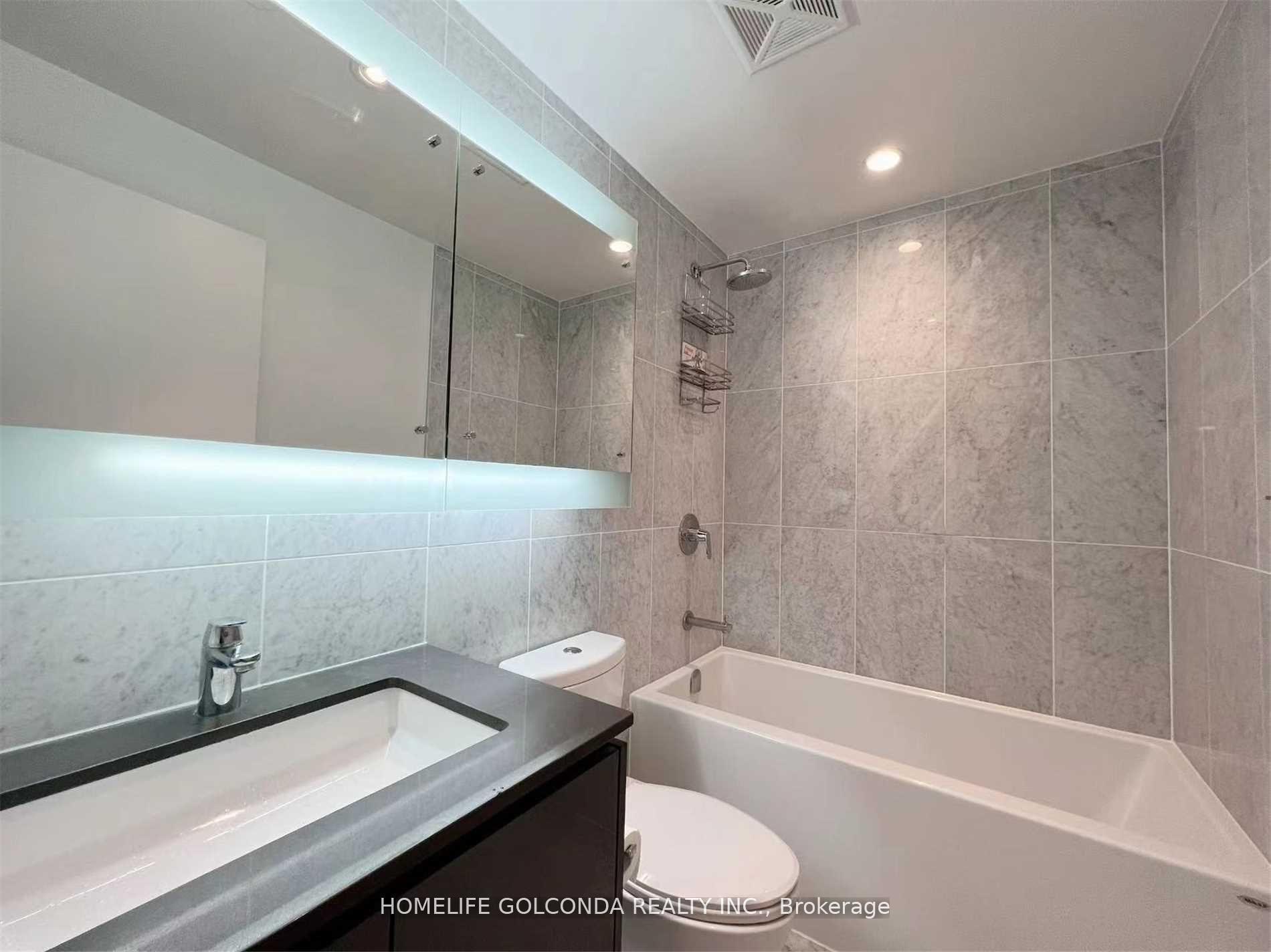 Photo 6 of Unit 3909, 115 Mcmahon Drive, North York, Bayview Village — HOMEH