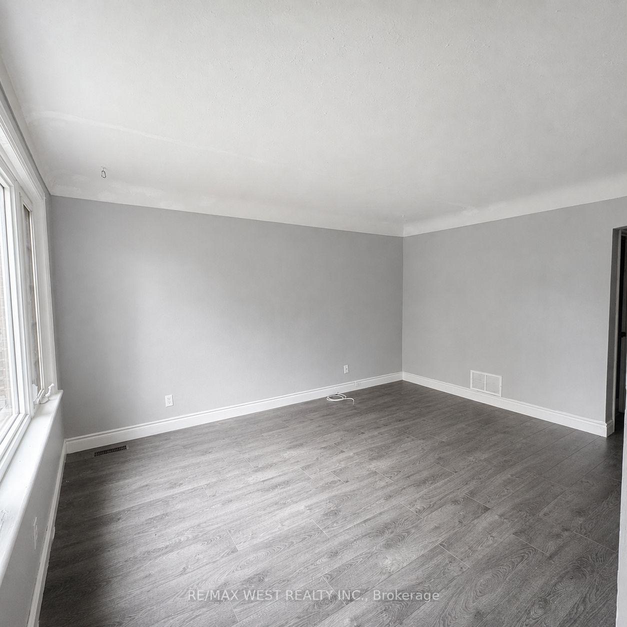 Photo 4 of Unit Main & 2nd, 53 Shadyside Avenue, Hamilton, Burkholme — HOMEH