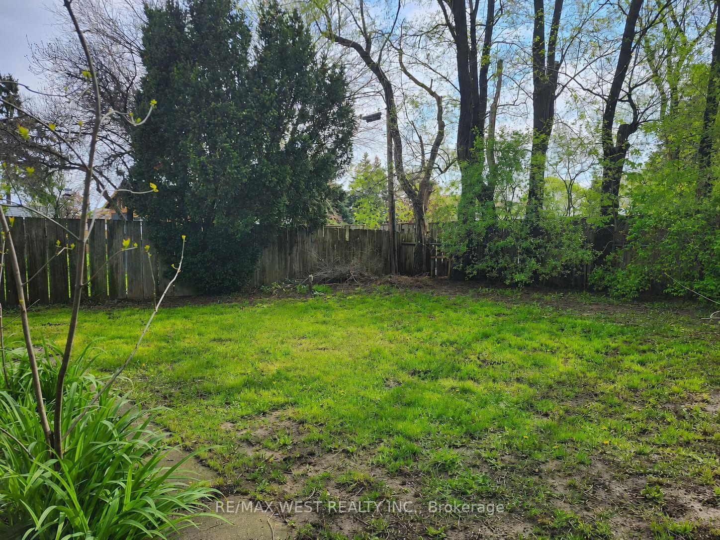 Photo 11 of Unit Main & 2nd, 53 Shadyside Avenue, Hamilton, Burkholme — HOMEH