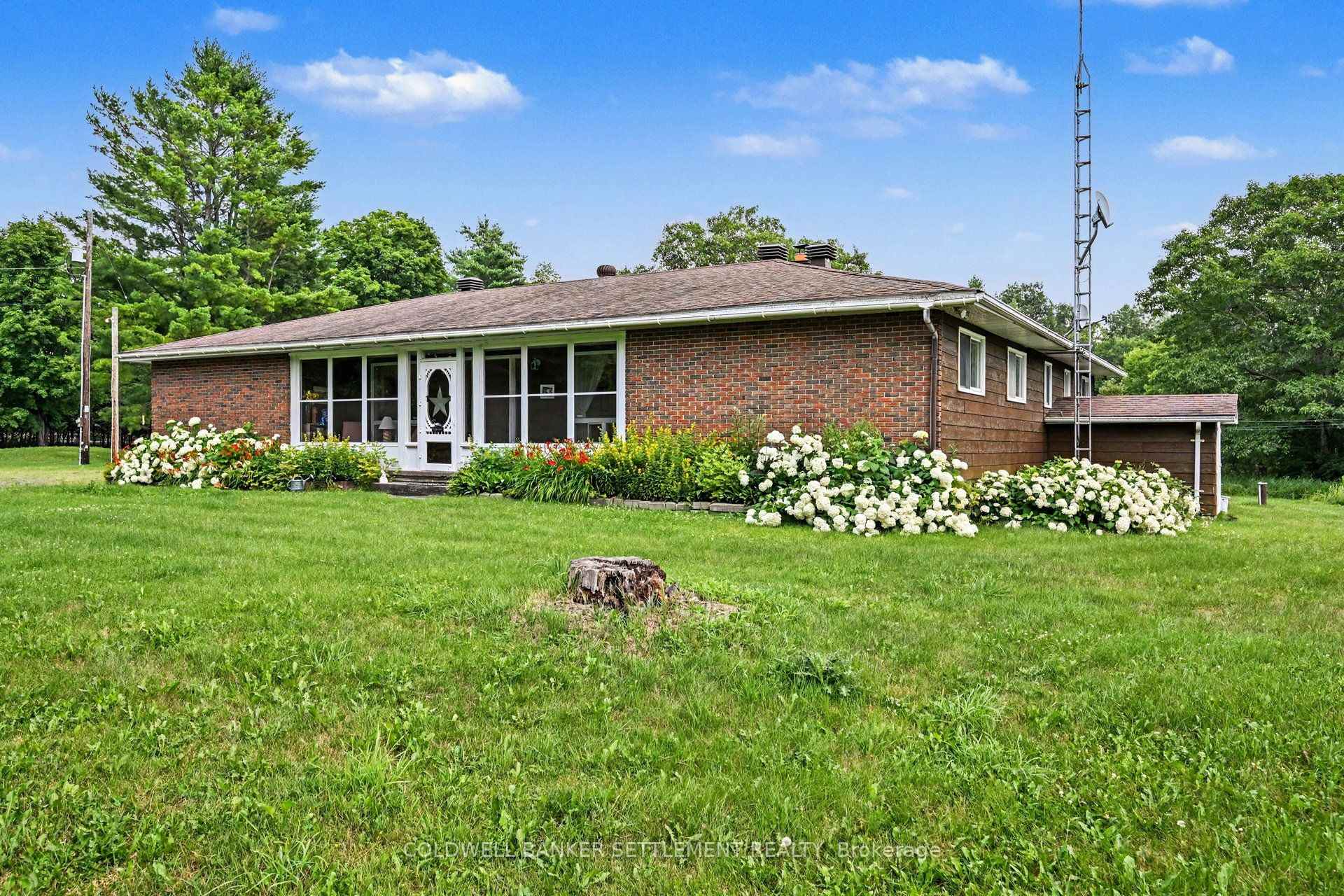 Photo 1 of 343 Ennis Road, Tay Valley, Bathurst/Burgess & Sherbrooke (Bathurst) Twp — HOMEH