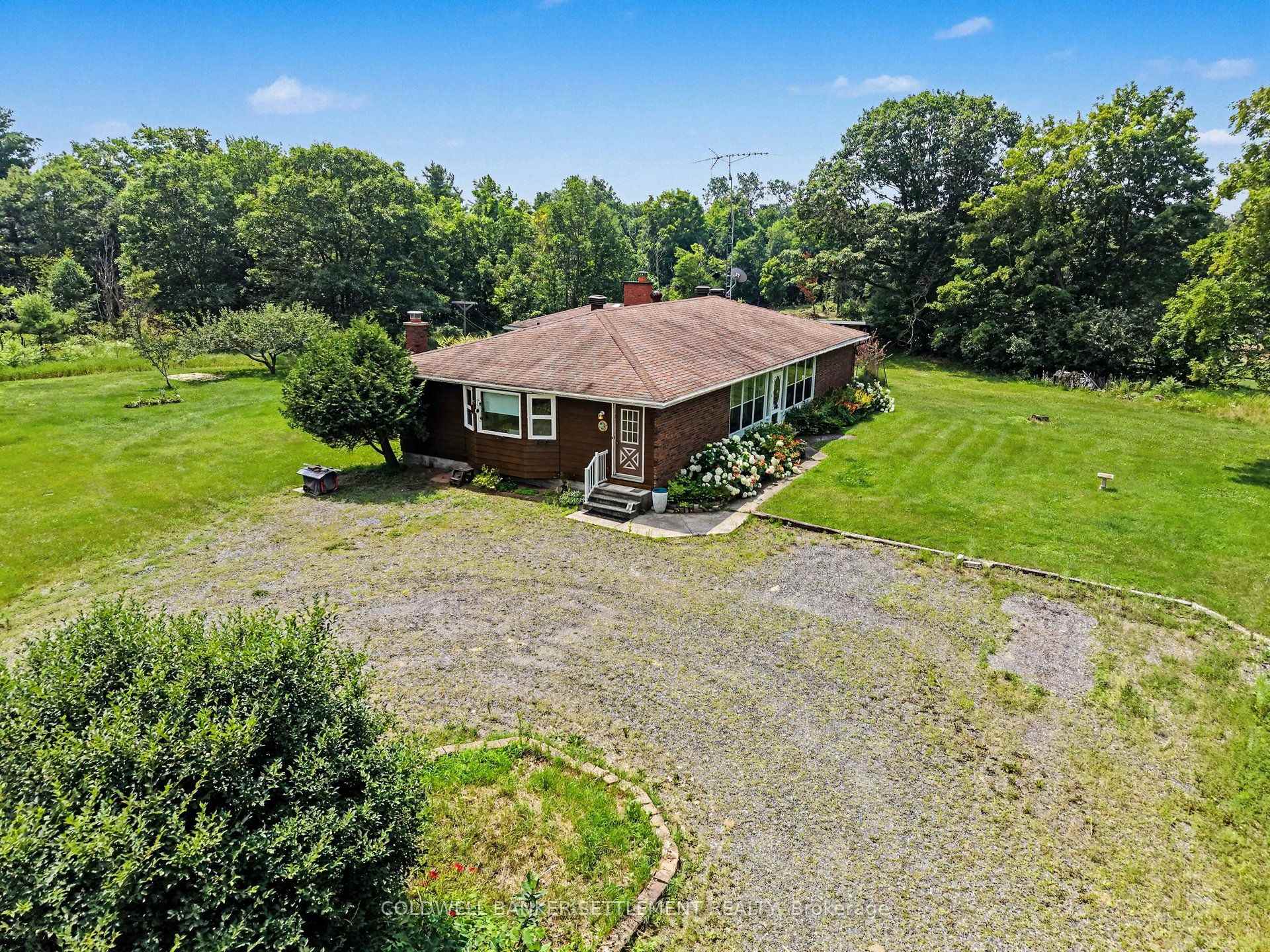 Photo 4 of 343 Ennis Road, Tay Valley, Bathurst/Burgess & Sherbrooke (Bathurst) Twp — HOMEH