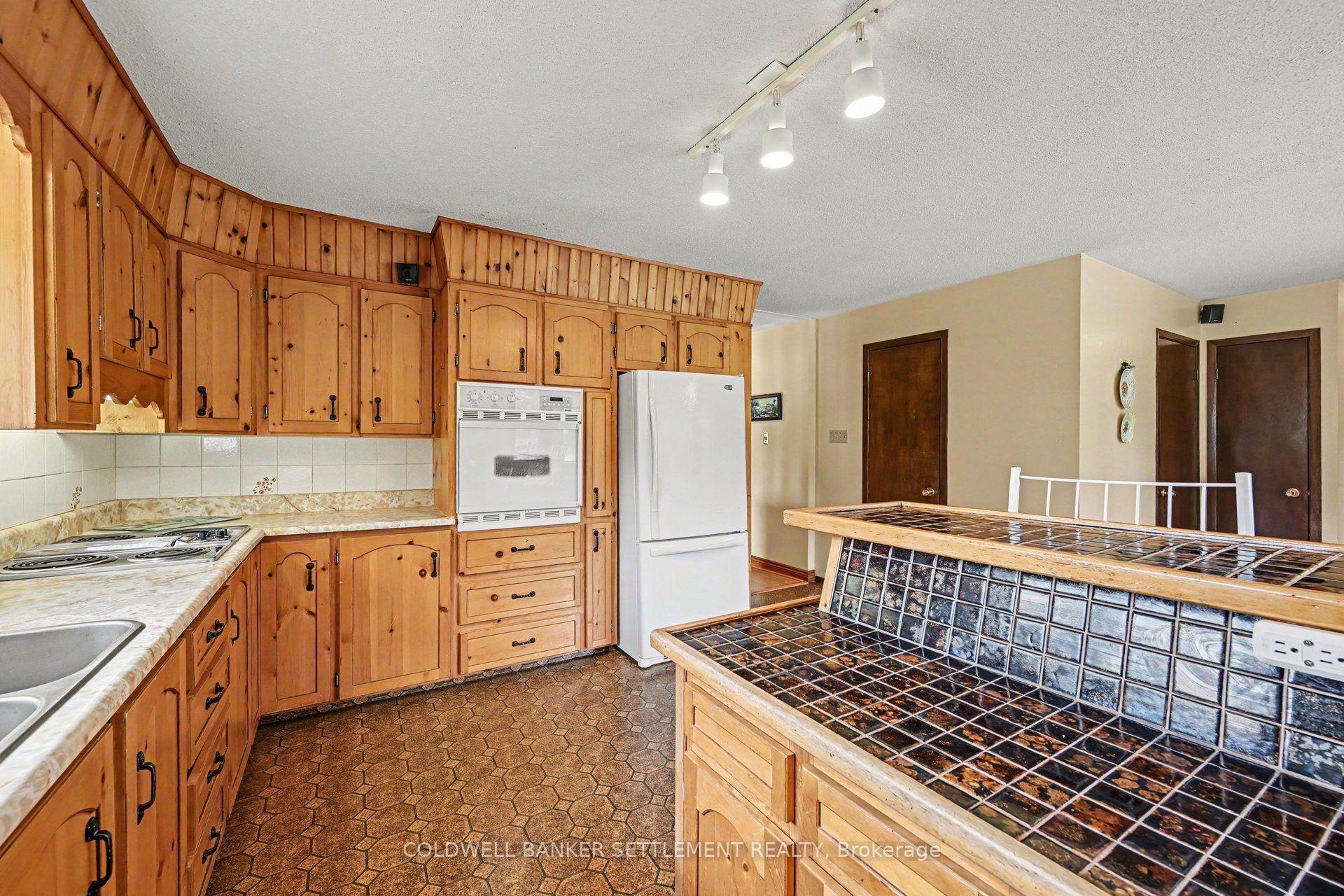 Photo 21 of 343 Ennis Road, Tay Valley, Bathurst/Burgess & Sherbrooke (Bathurst) Twp — HOMEH