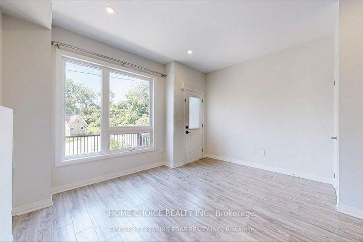 Photo 3 of 1628 Pleasure Valley Path, Oshawa, Samac — HOMEH