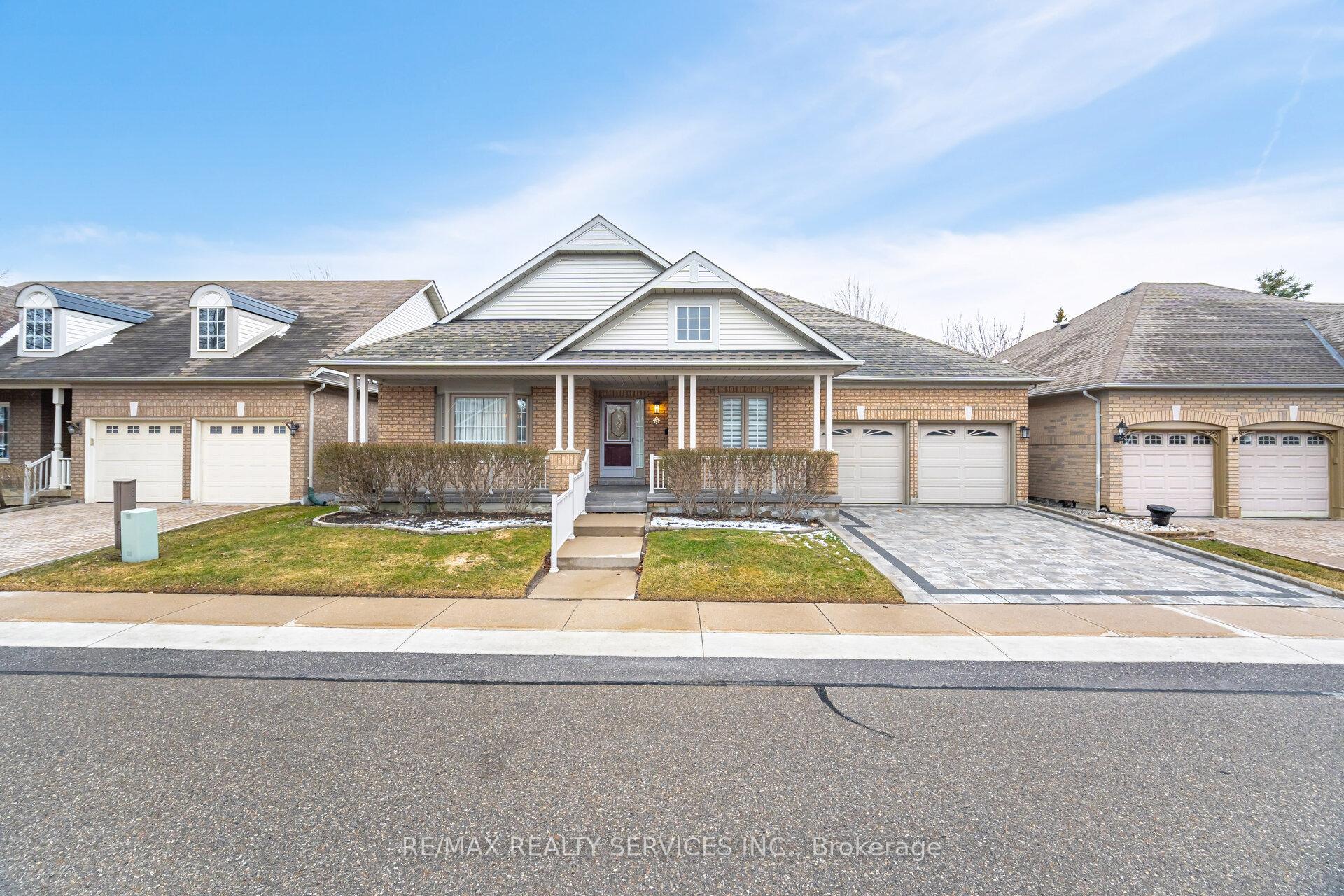 Photo 2 of 3 Tuscany Lane, Brampton, Sandringham-Wellington — HOMEH