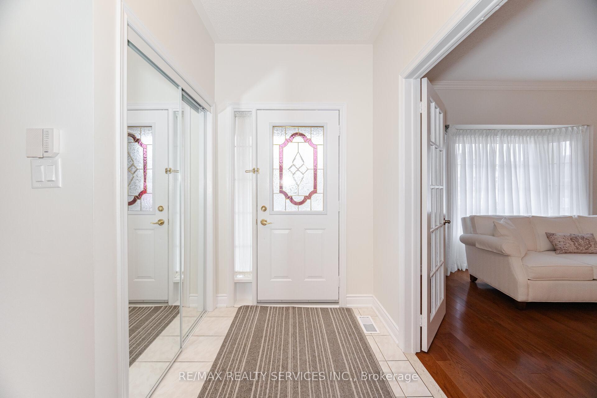 Photo 4 of 3 Tuscany Lane, Brampton, Sandringham-Wellington — HOMEH