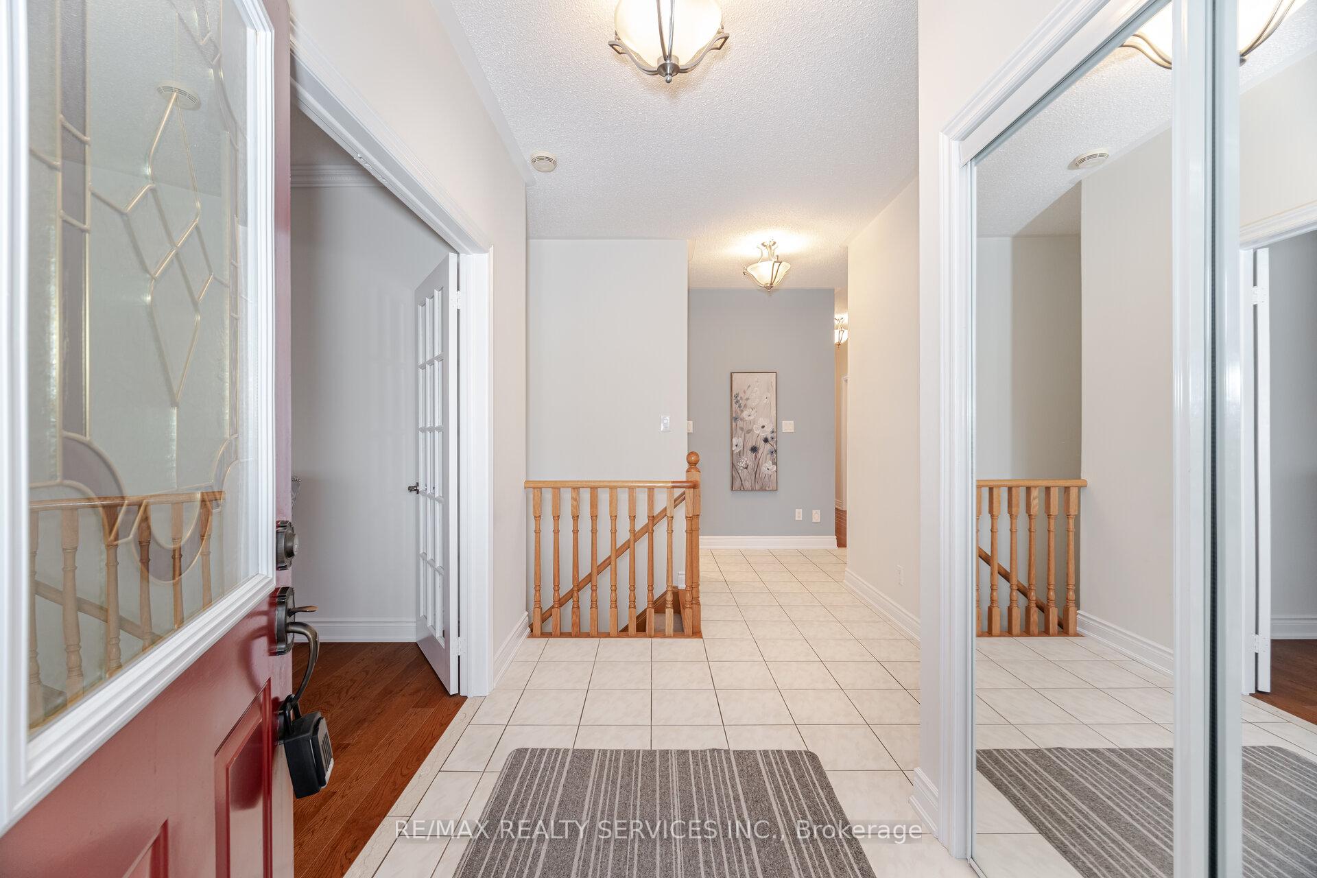 Photo 5 of 3 Tuscany Lane, Brampton, Sandringham-Wellington — HOMEH