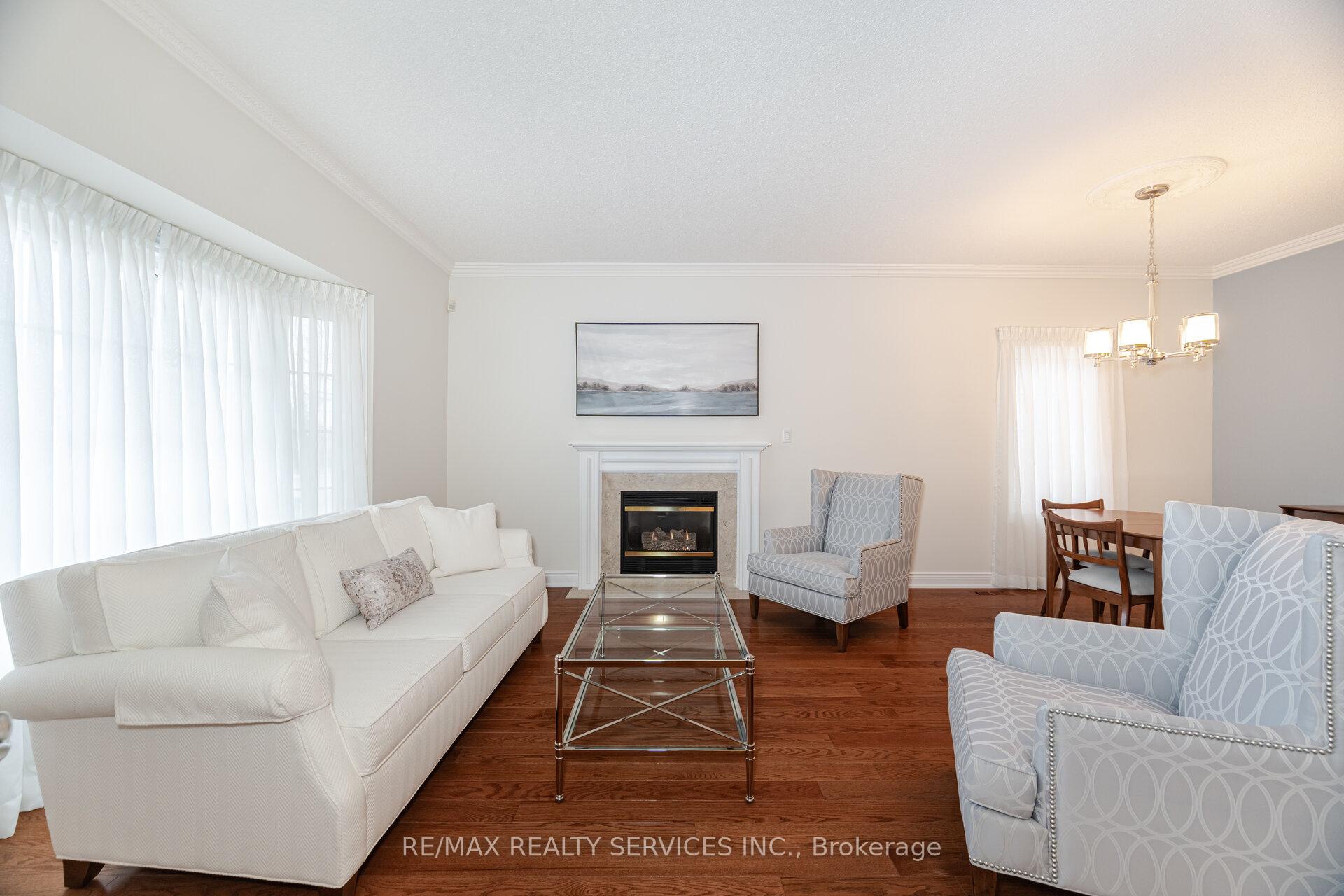 Photo 8 of 3 Tuscany Lane, Brampton, Sandringham-Wellington — HOMEH