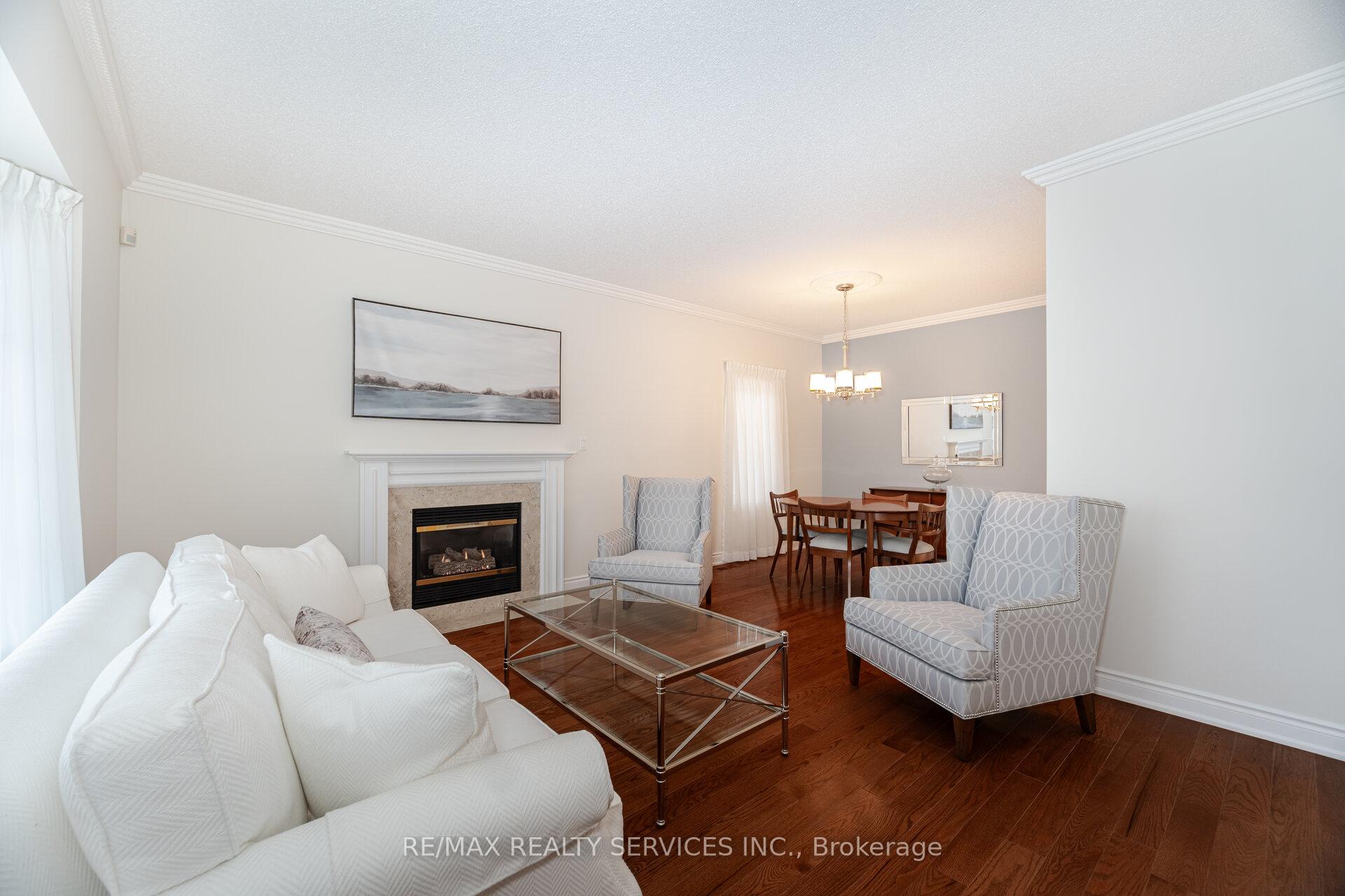 Photo 11 of 3 Tuscany Lane, Brampton, Sandringham-Wellington — HOMEH