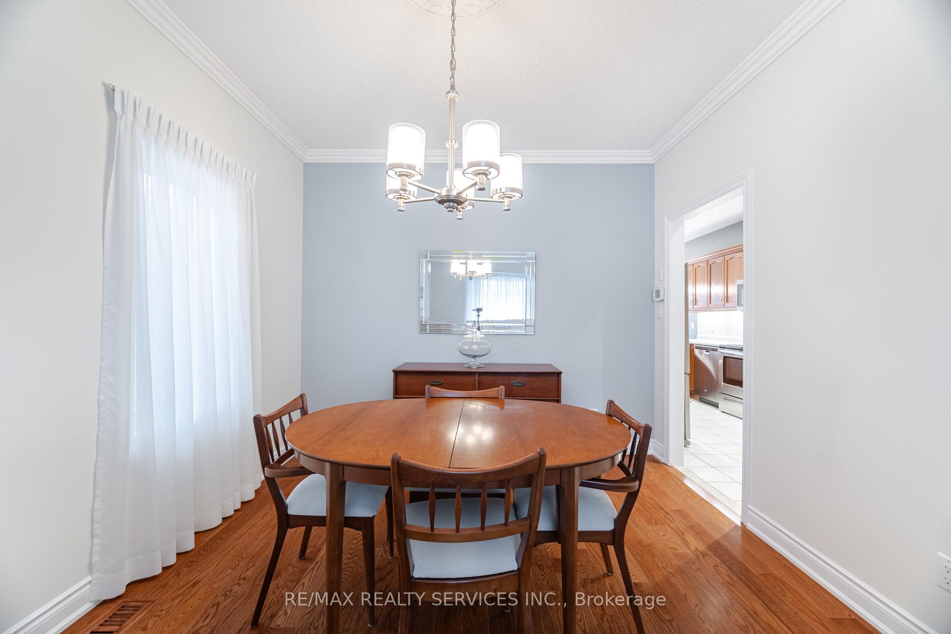 Photo 13 of 3 Tuscany Lane, Brampton, Sandringham-Wellington — HOMEH