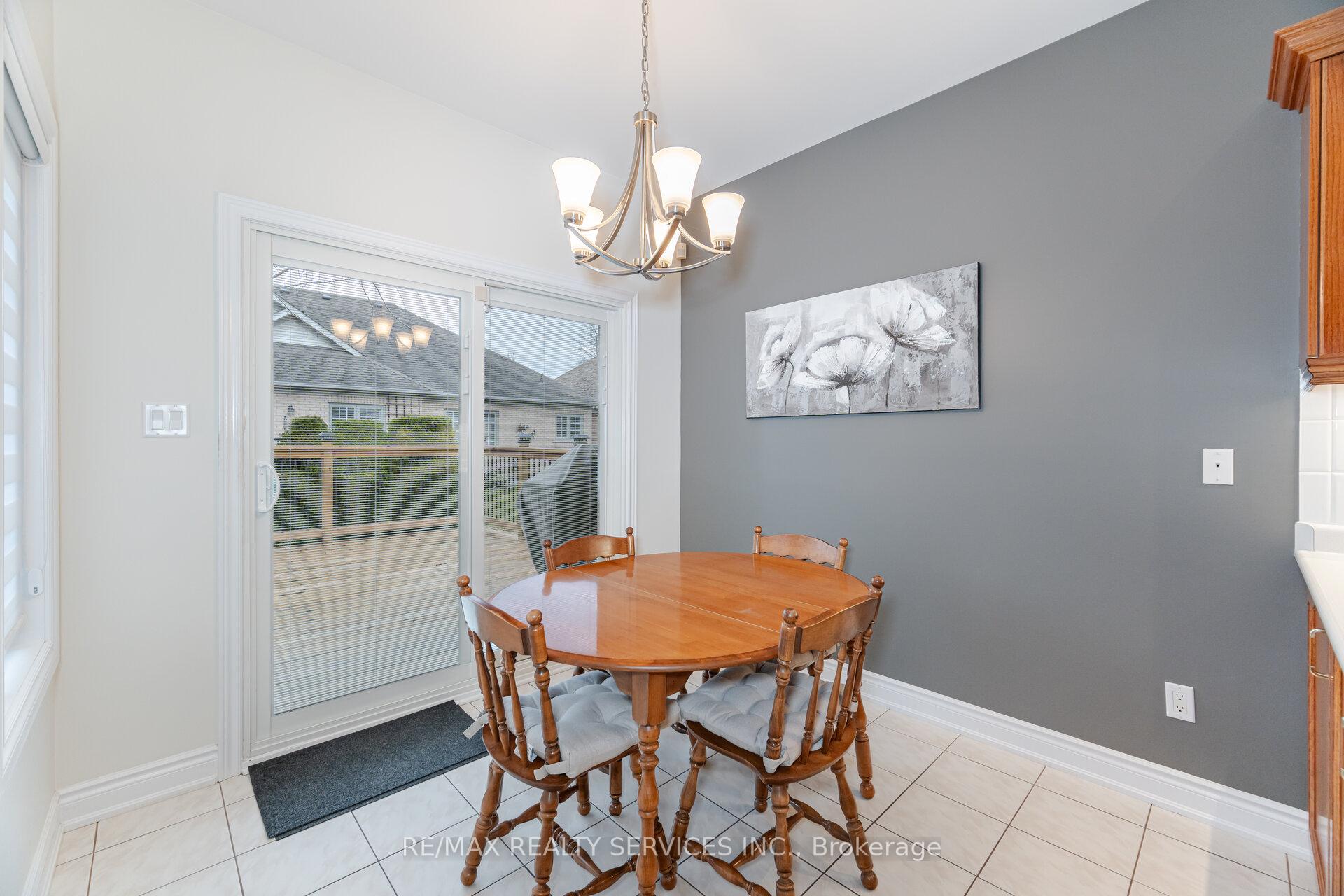 Photo 18 of 3 Tuscany Lane, Brampton, Sandringham-Wellington — HOMEH