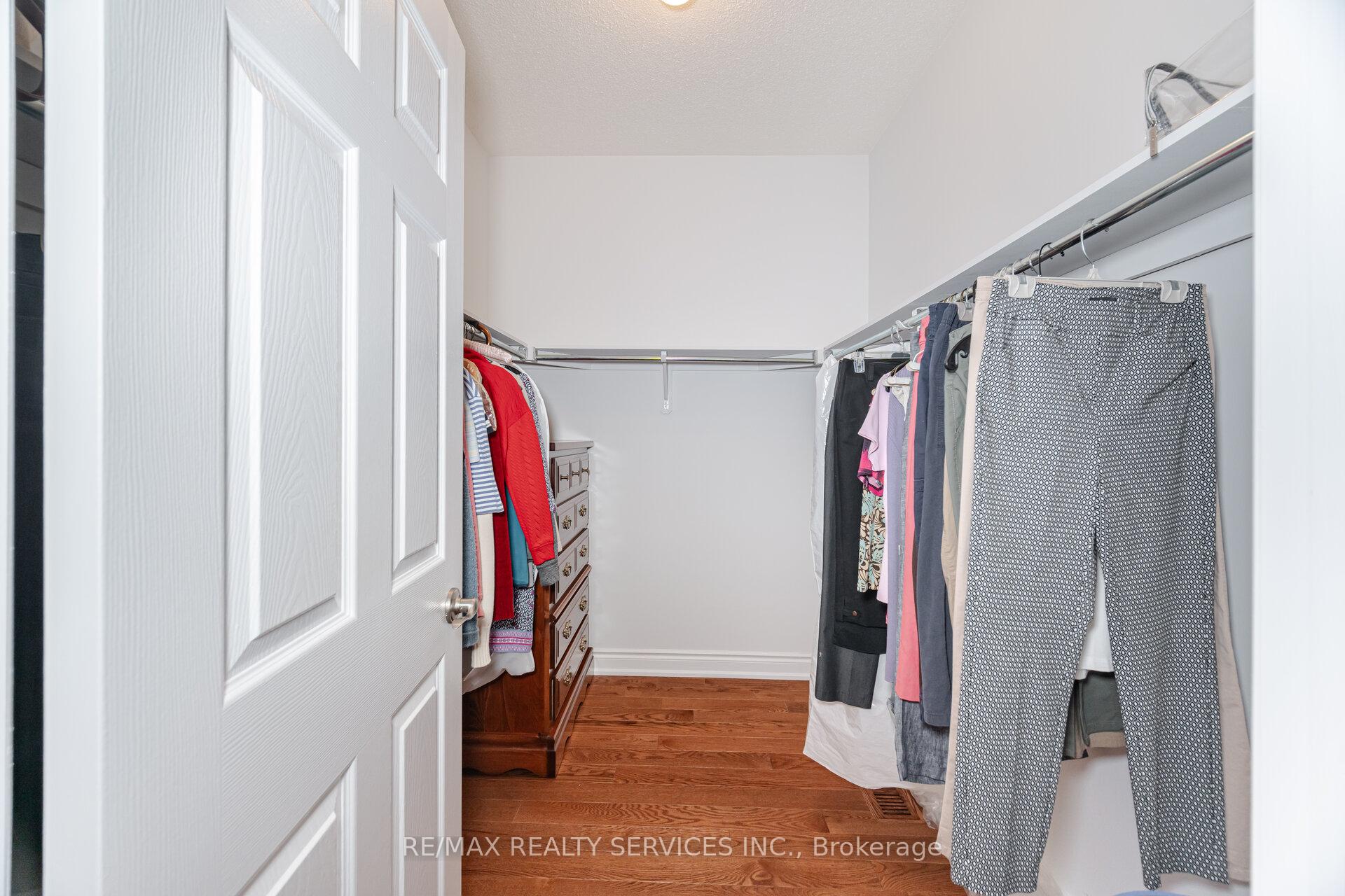 Photo 32 of 3 Tuscany Lane, Brampton, Sandringham-Wellington — HOMEH