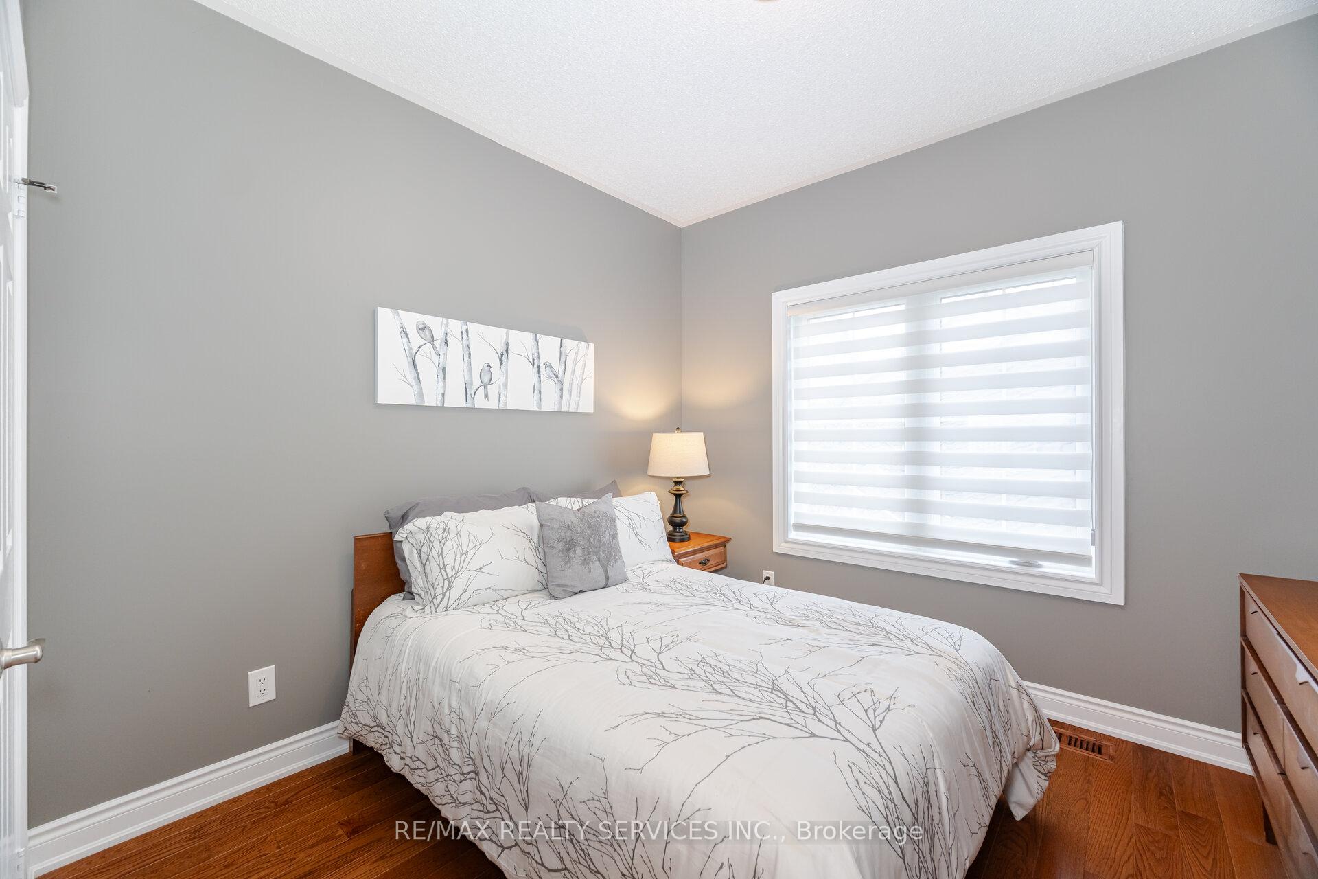Photo 33 of 3 Tuscany Lane, Brampton, Sandringham-Wellington — HOMEH