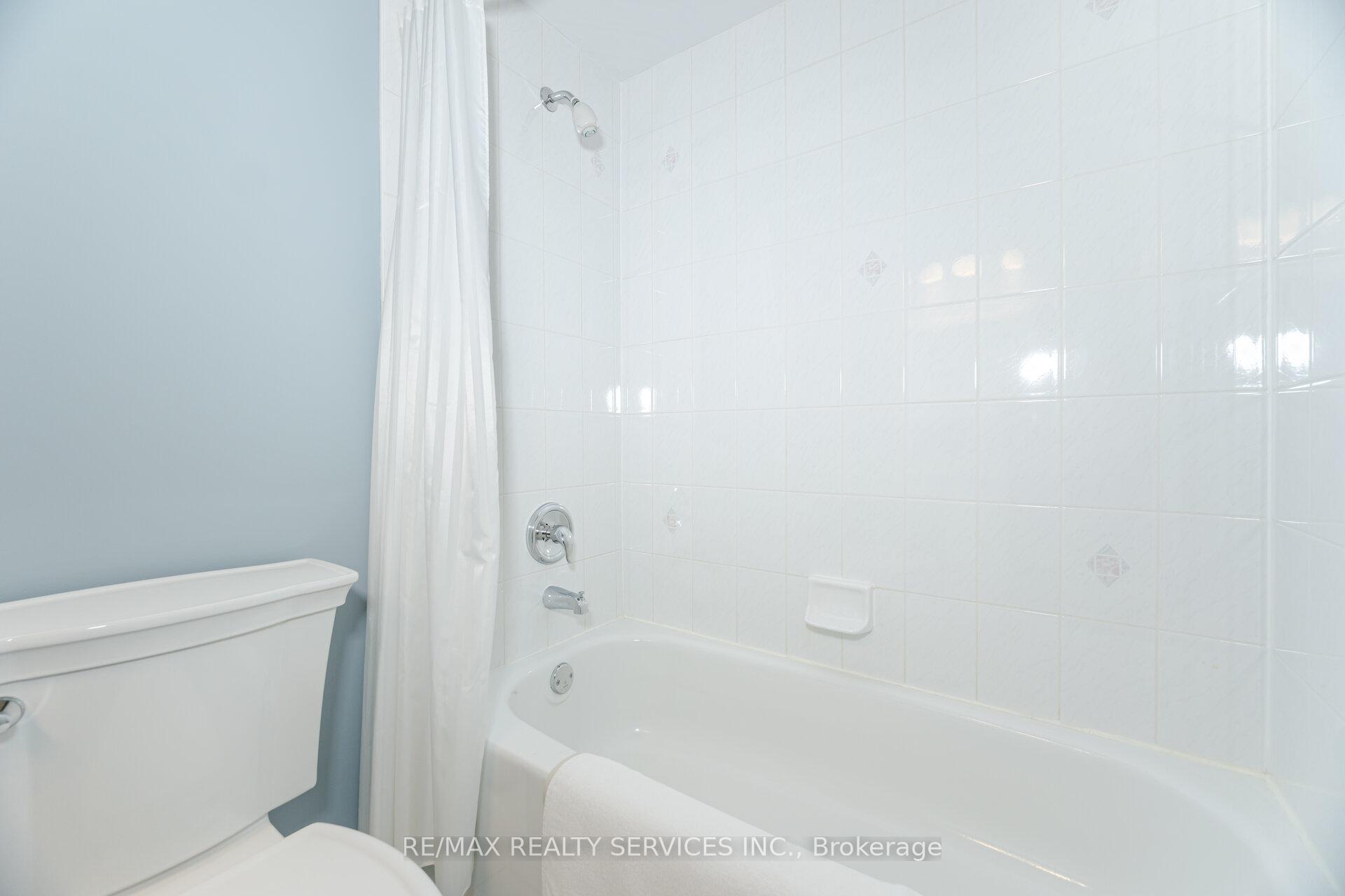 Photo 36 of 3 Tuscany Lane, Brampton, Sandringham-Wellington — HOMEH