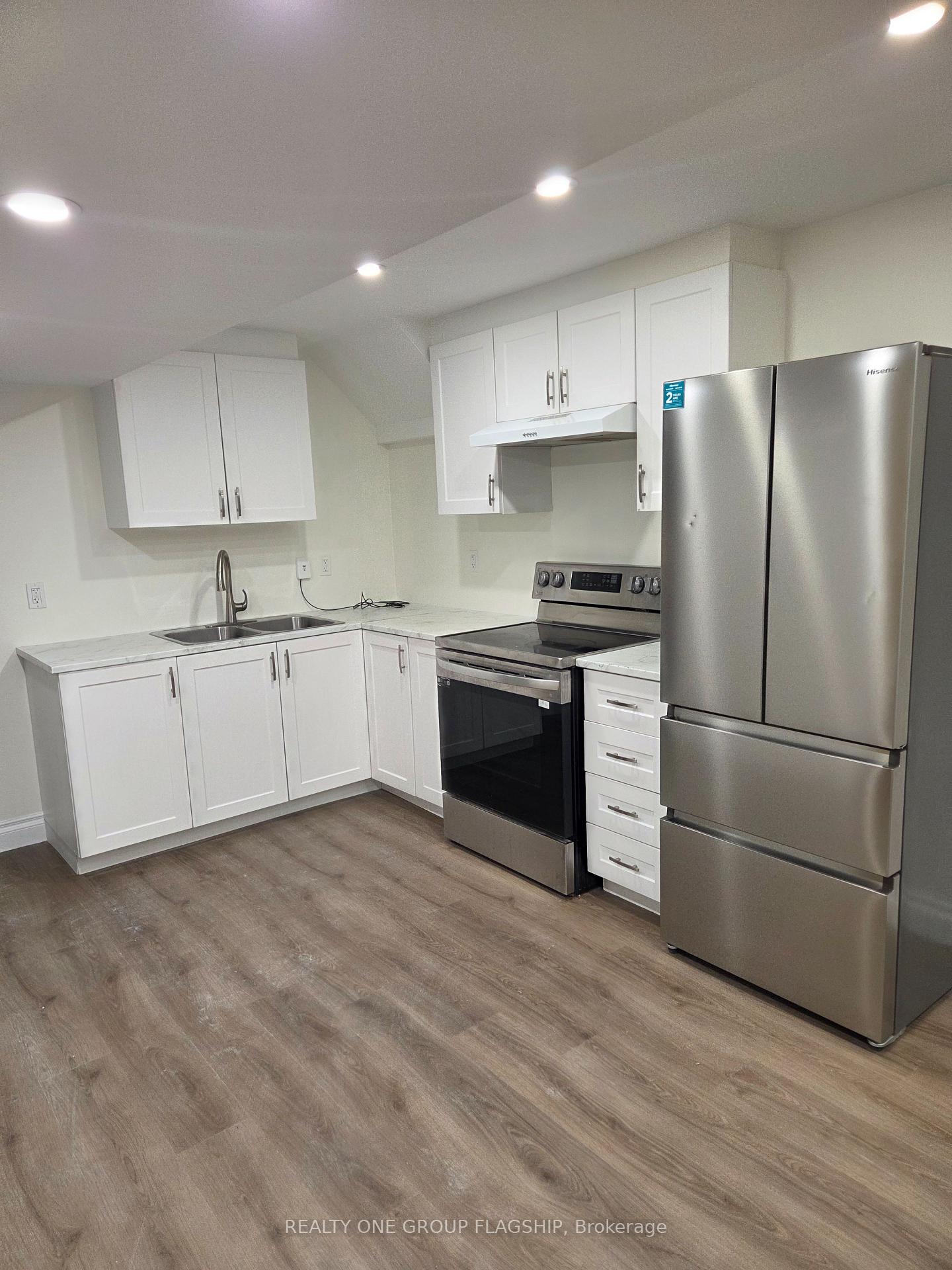 Photo 9 of 904 Copper Leaf Crescent, Kitchener, Larentian West — HOMEH