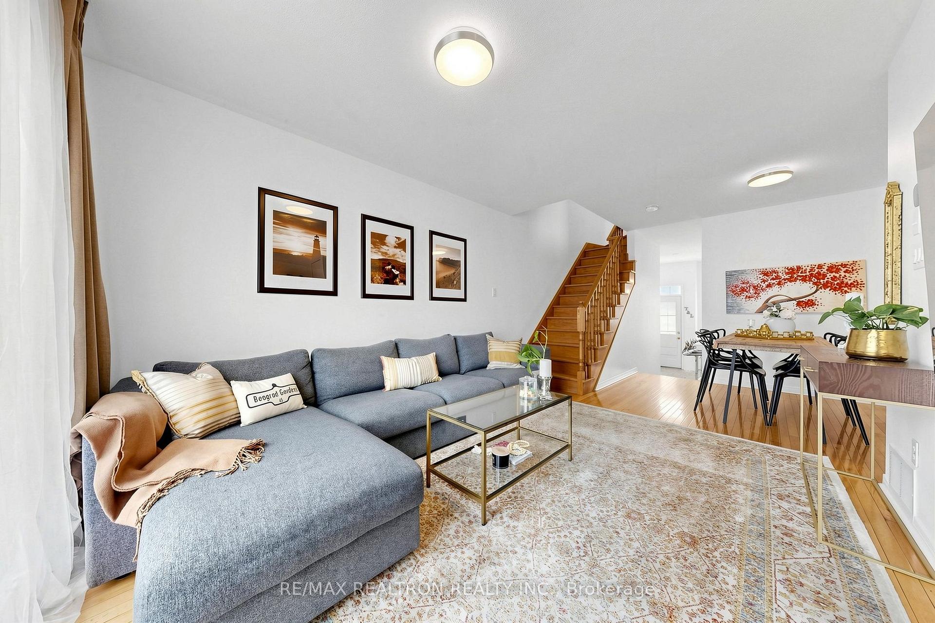 Photo 5 of 45 Beograd Gardens, North York, Briar Hill-Belgravia — HOMEH