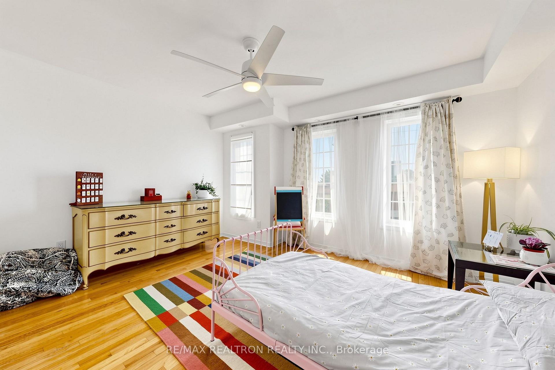 Photo 18 of 45 Beograd Gardens, North York, Briar Hill-Belgravia — HOMEH