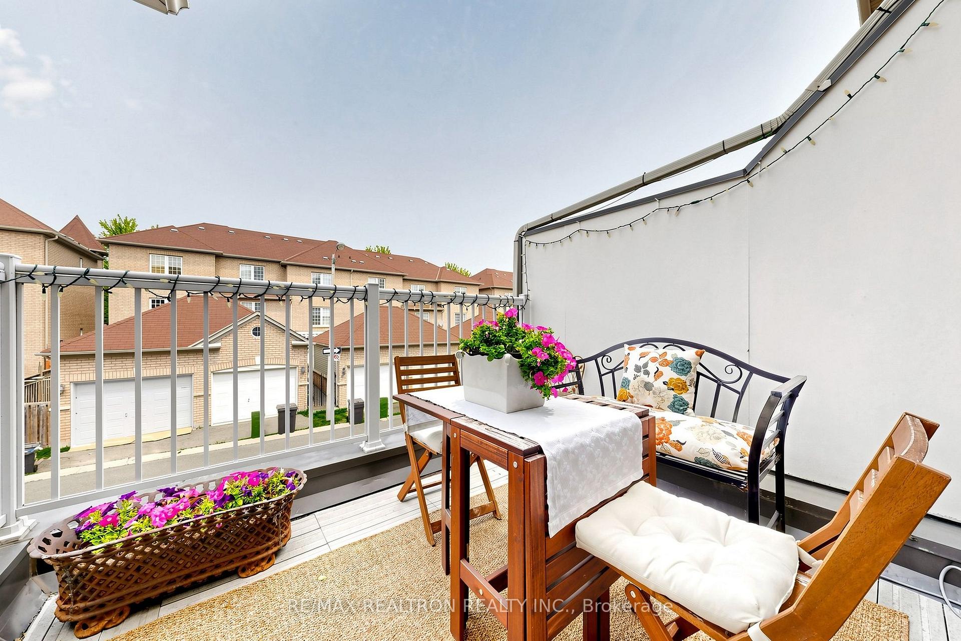 Photo 23 of 45 Beograd Gardens, North York, Briar Hill-Belgravia — HOMEH
