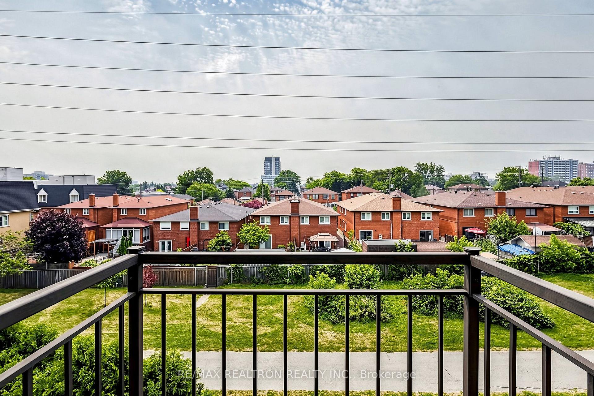 Photo 25 of 45 Beograd Gardens, North York, Briar Hill-Belgravia — HOMEH